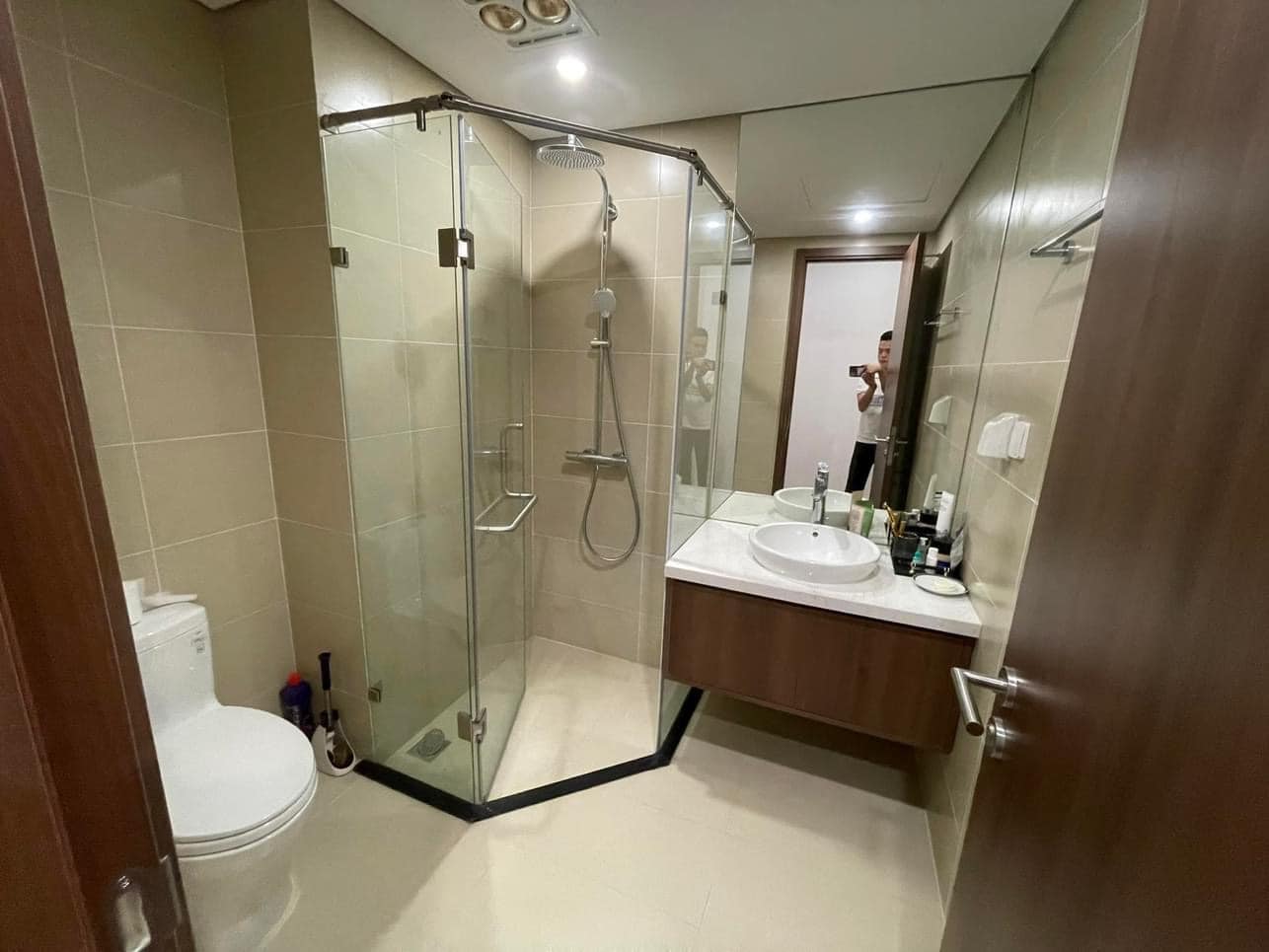 Cho thuê căn 3PN/133m2 full đồ, căn góc 3 mặt thoáng tòa N03T7 Ngoại Giao Đoàn 10