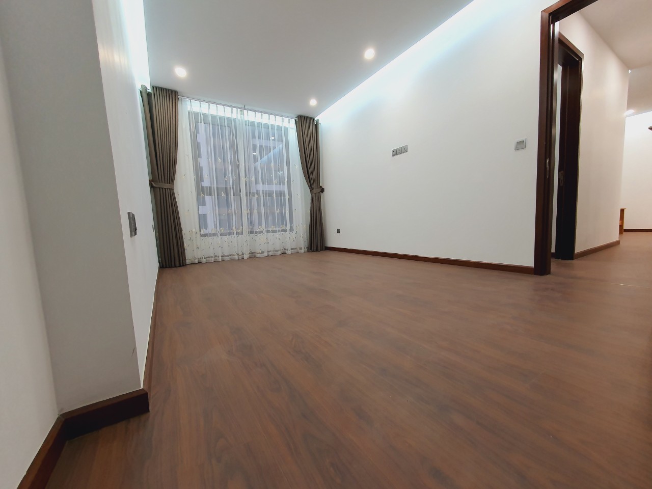 CHO THUÊ CĂN 87M2 TẦNG THẤP TÒA M1 CHUNG CƯ 6TH-ELEMENT 6