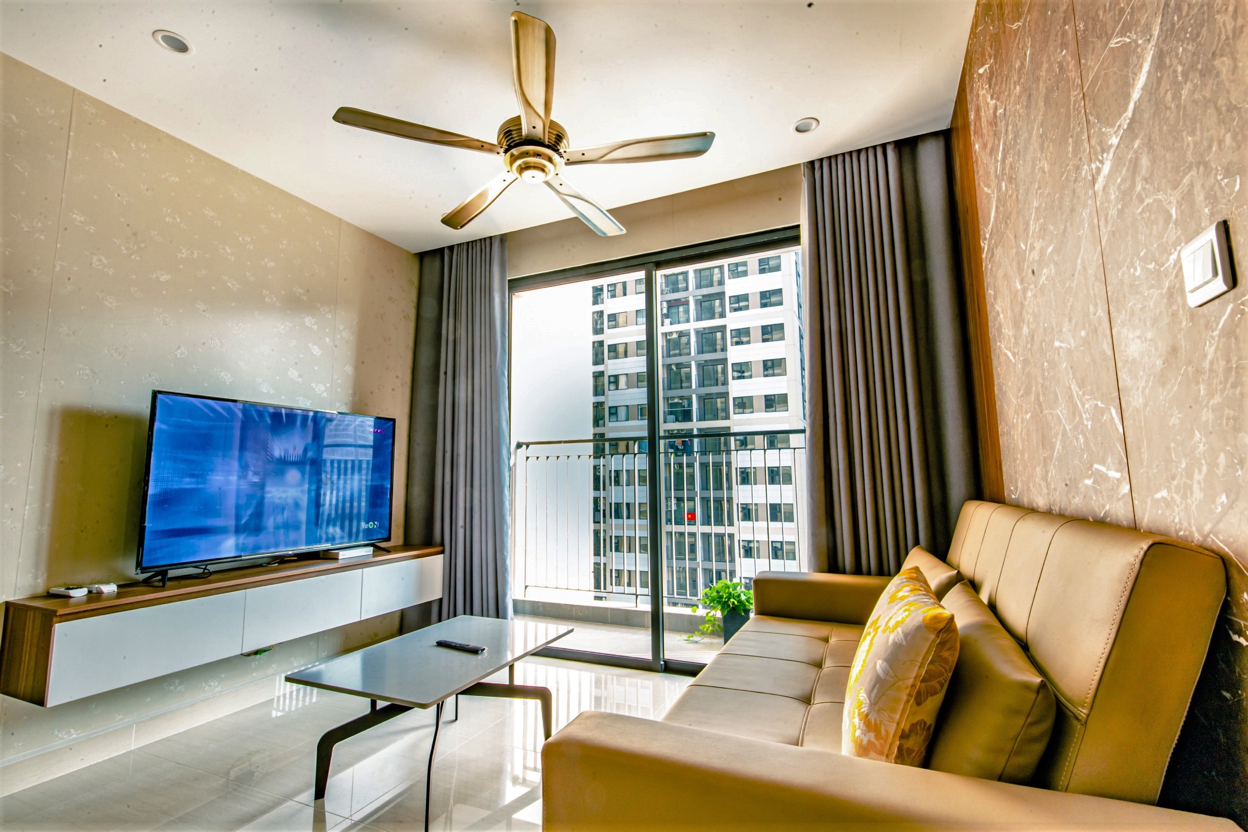 Cho thuê căn góc 3PN/90m2 tầng cao view đẹp, full đồ mới tại A1 An Bình City 1