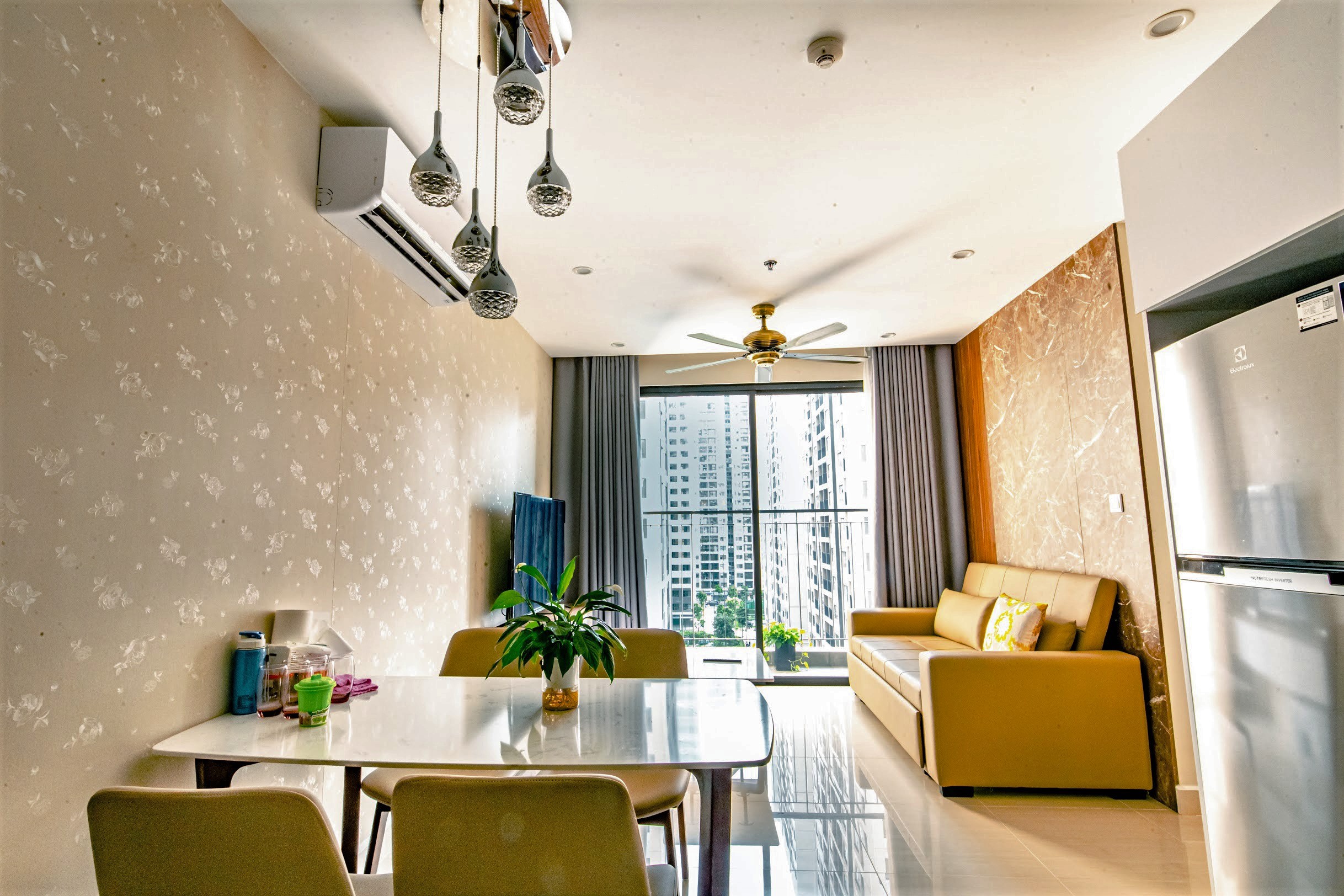 Cho thuê căn góc 3PN/90m2 tầng cao view đẹp, full đồ mới tại A1 An Bình City 2