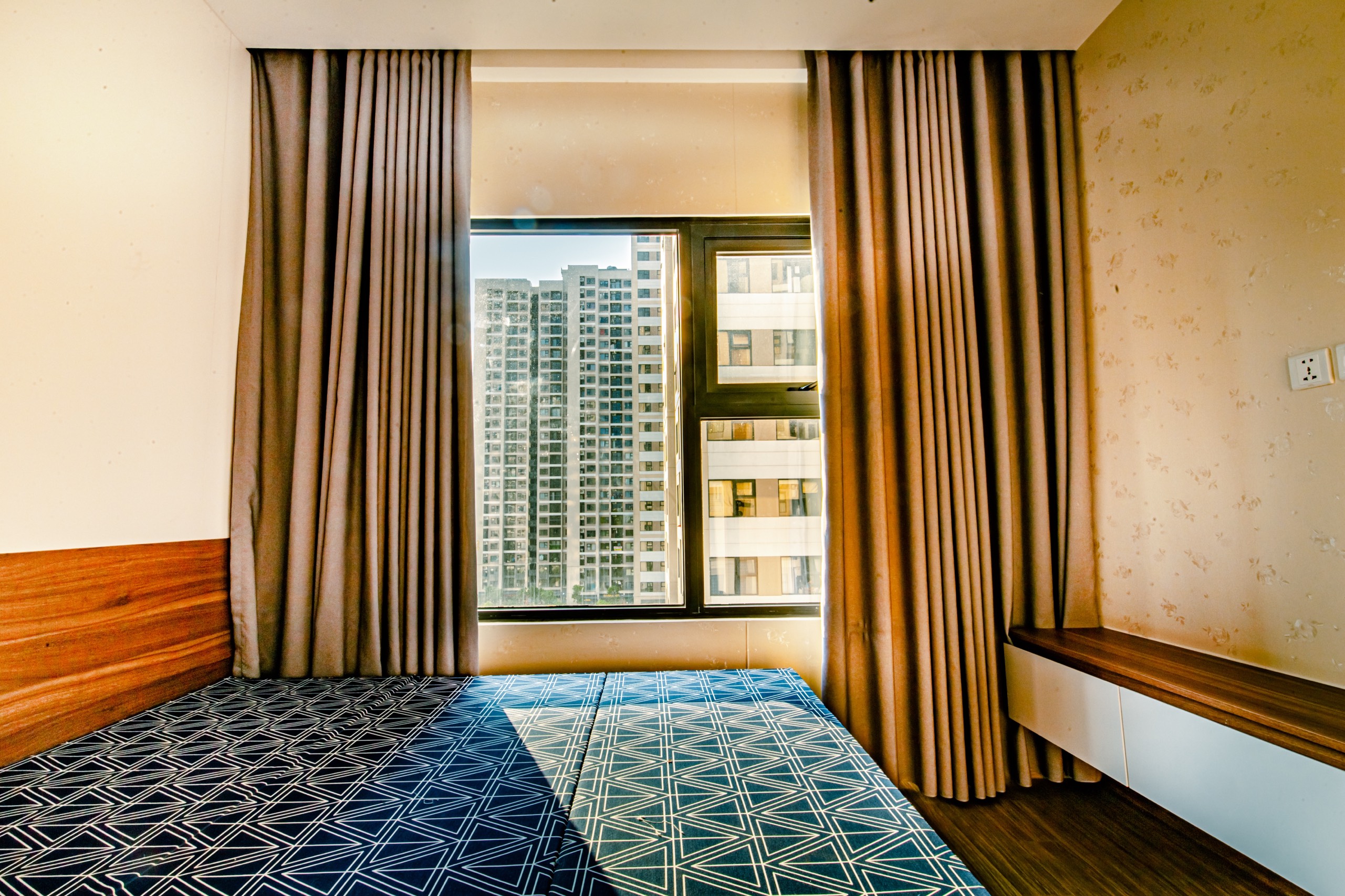 Cho thuê căn góc 3PN/90m2 tầng cao view đẹp, full đồ mới tại A1 An Bình City 8