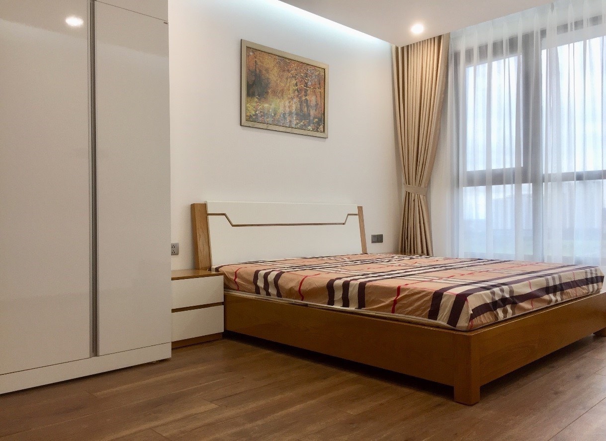 Cho thuê căn hộ 2 ngủ 83m2 full đồ view Hồ Tây + Starlake tại dự án 6th Element 8