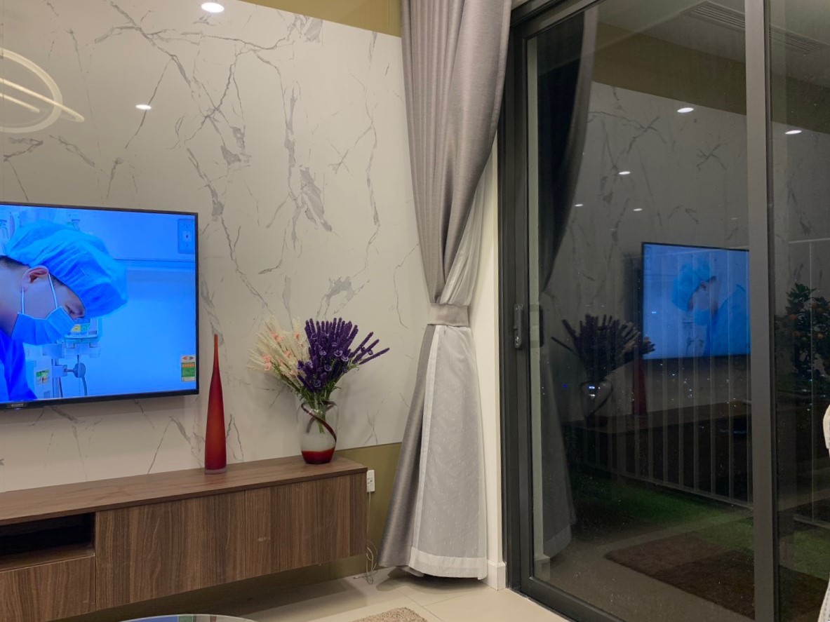 Cho thuê căn hộ 2 ngủ 84m2 full đồ view Hồ Tây siêu thoáng tại Kosmo Tây Hồ 2
