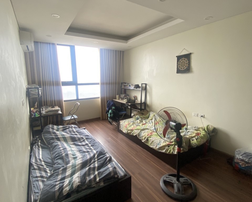 Cho thuê căn hộ 2 ngủ 87m2 đồ cơ bản giá cực rẻ tại N01T5 Ngoại Giao Đoàn 4