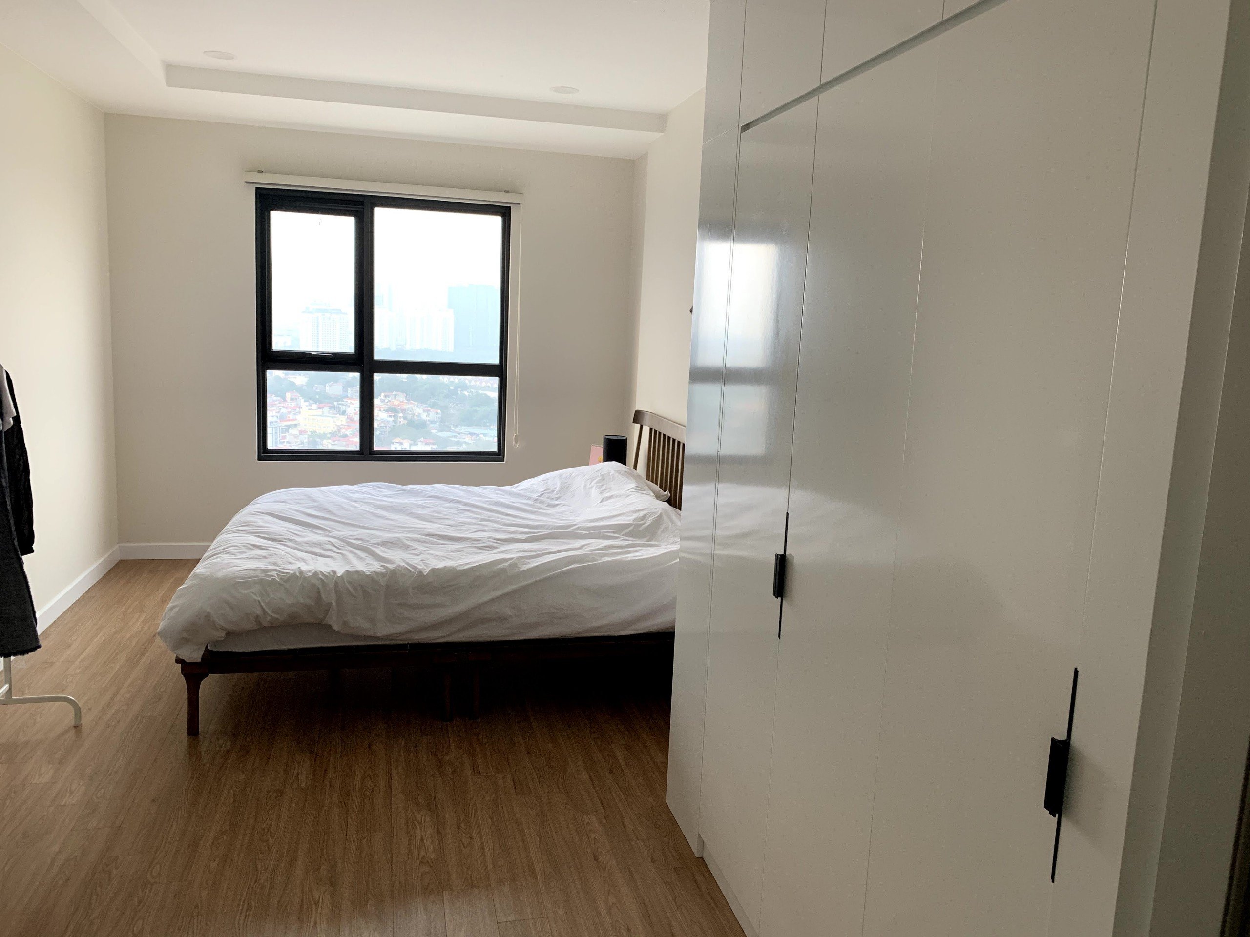 Cho thuê căn hộ 2 ngủ 88m2 tầng cao view ngoại khu tại Novo Kosmo Xuân La 7