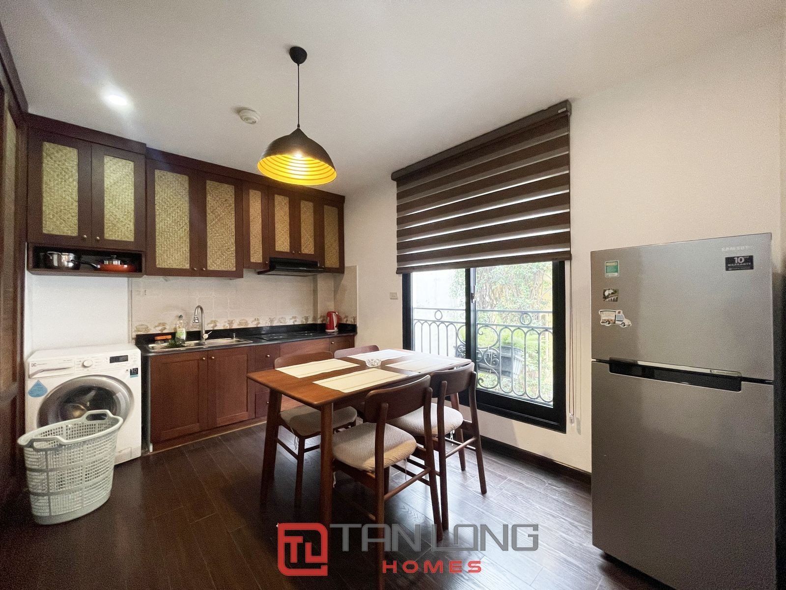 Cho thuê căn hộ 2 phòng ngủ 65 m2 tòa B4 Green Star, tầng trung full nội thất 2