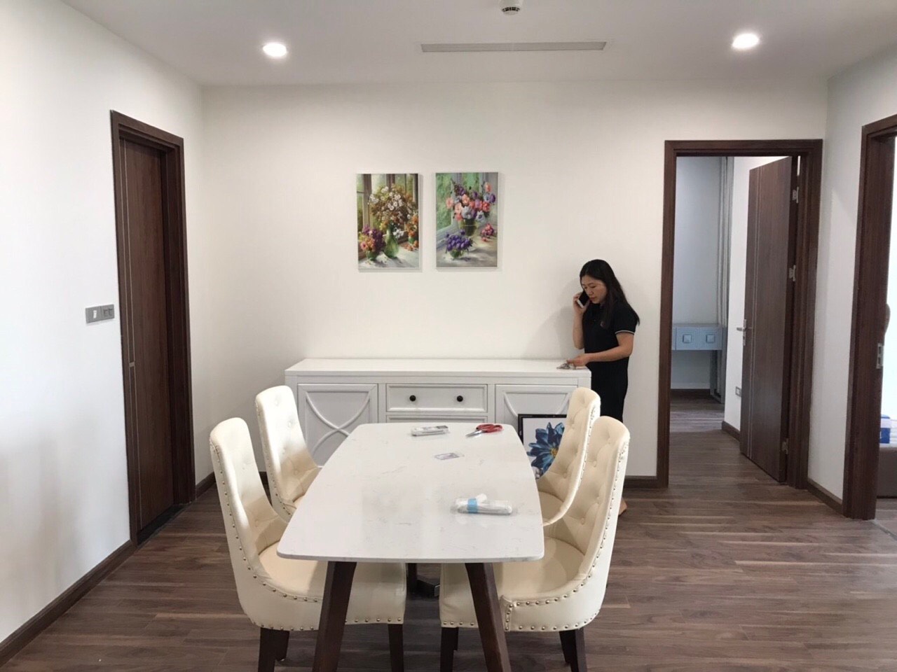 Cho thuê căn hộ 2 phòng ngủ chung cư N01-T8 Ngoại Giao Đoàn 4