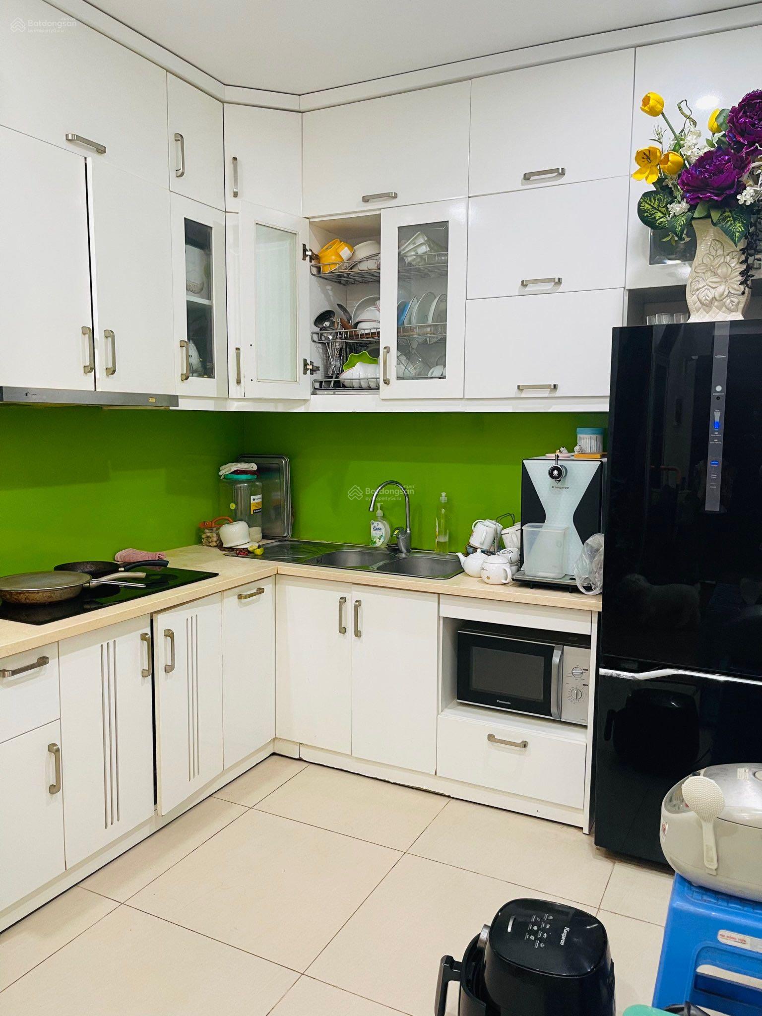 Cho thuê căn hộ 2 phòng ngủ đủ đồ tầng trung diện tích 67m2 toà A1 Green Stars Phạm Văn Đồng 2