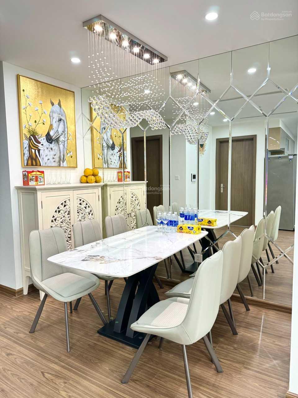 Cho thuê căn hộ 2 phòng ngủ KĐT Nghĩa Đô đủ nội thất, tầng trung view sân chơi, diện tích 68m2 3