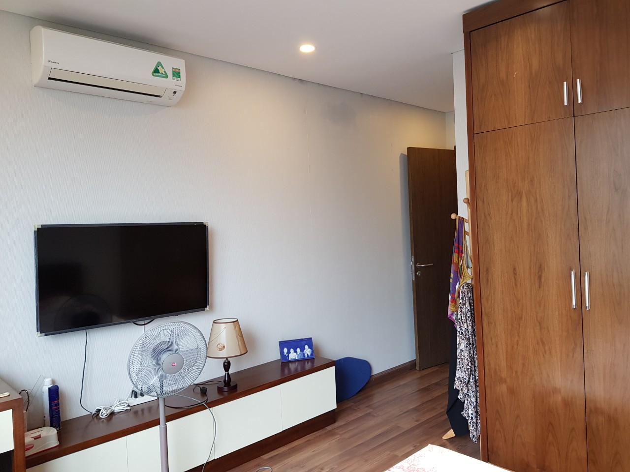 Cho thuê căn hộ 2 phòng ngủ tòa N03 T2 khu Ngoại Giao Đoàn, Bắc Từ Liêm Hà Nội 4