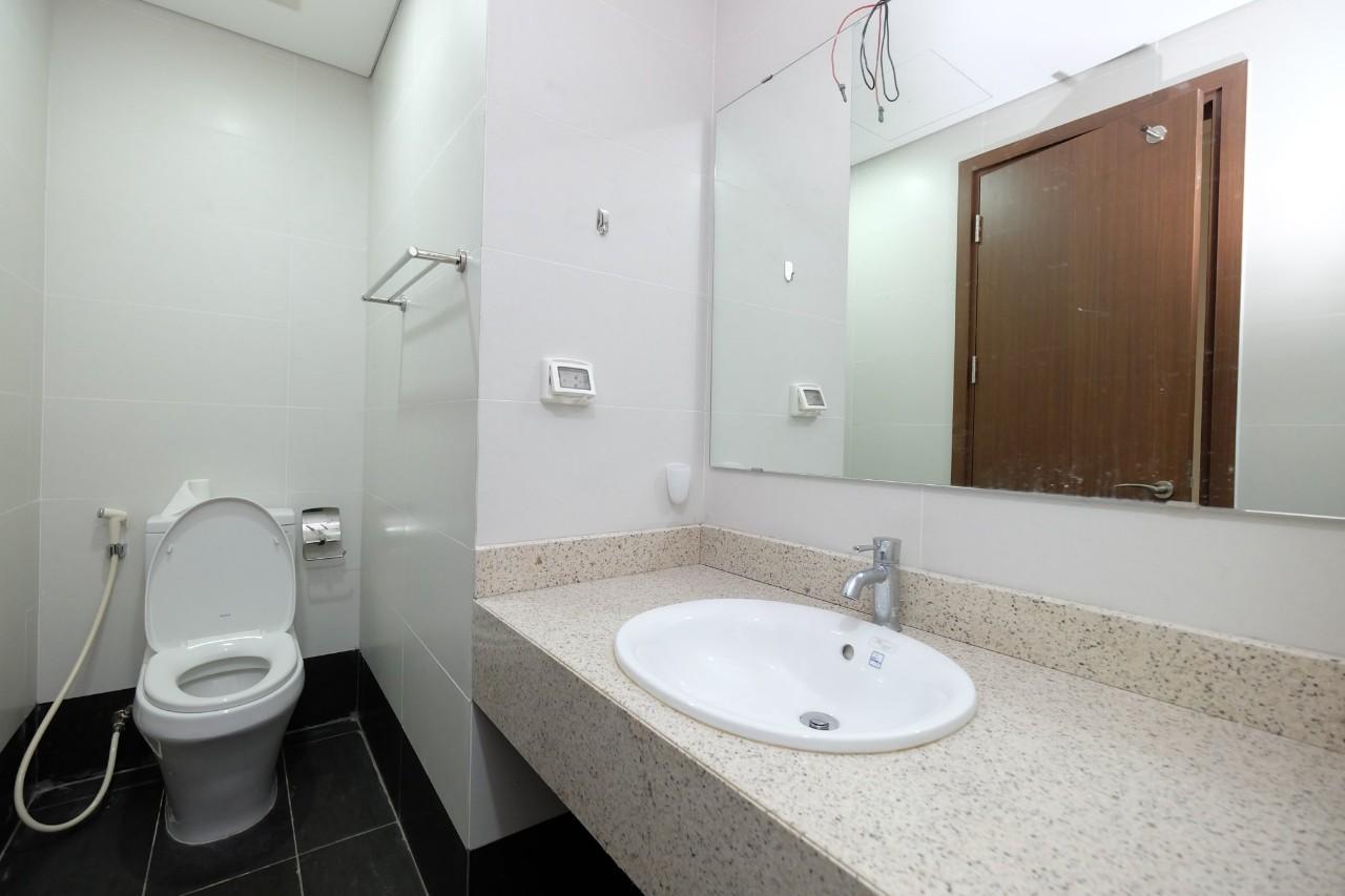 Cho thuê căn hộ 2PN toà N01 T5 Ngoại Giao Đoàn Hà Nội 9