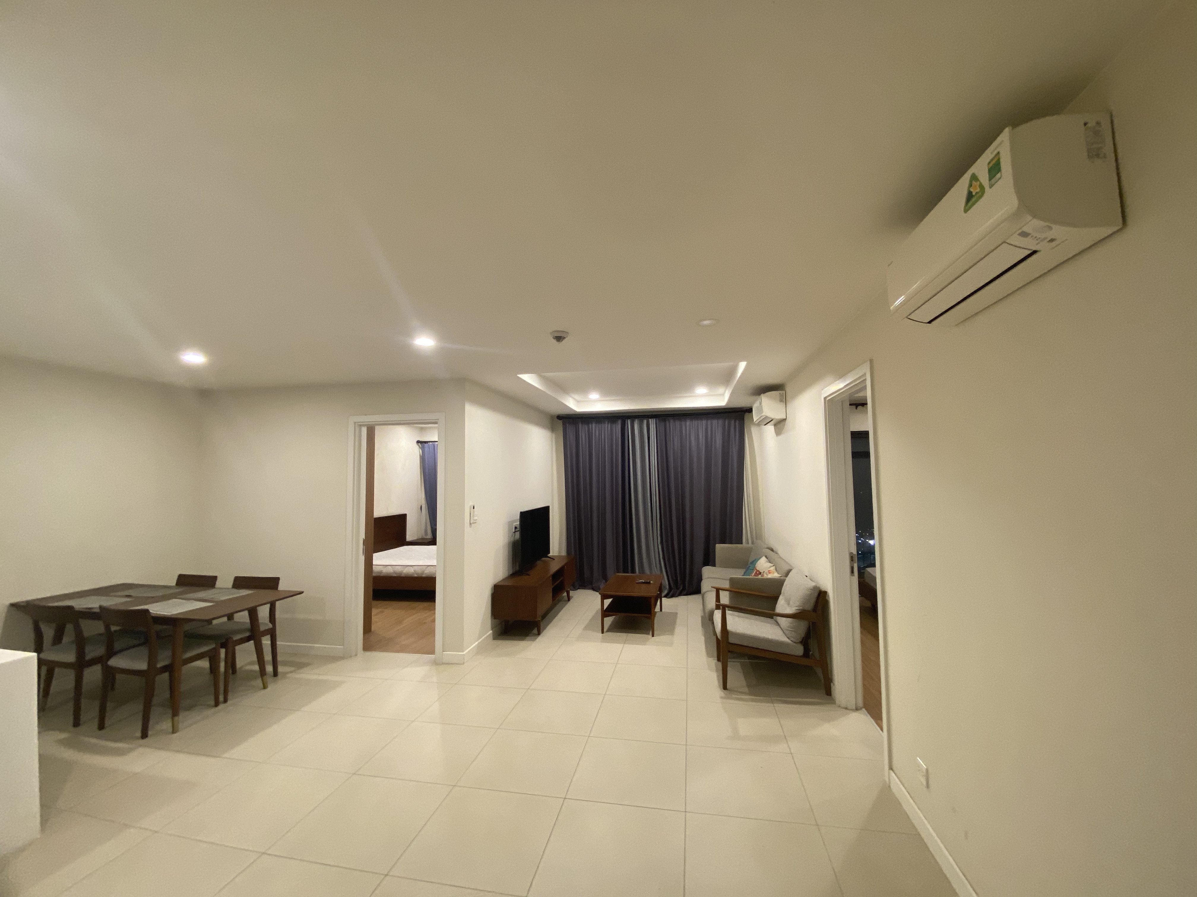 Cho thuê căn hộ 2PN2VS 84m2 tầng cao full đồ tòa Novo Kosmo 1
