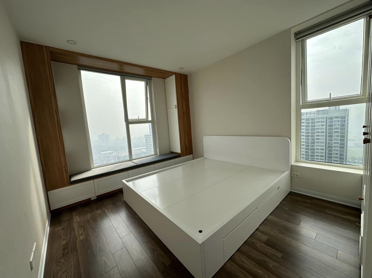 Cho thuê căn hộ 3 ngủ 101m2 full đồ mới tòa N02T3 Ngoại Giao Đoàn 6