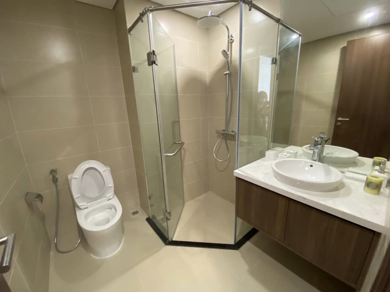 Cho thuê căn hộ 3 ngủ 106m2 tầng trung full đồ tòa N02T2 Ngoại Giao Đoàn 5