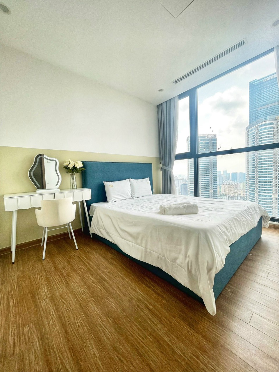 Cho thuê căn hộ 3 ngủ 109m2 full đồ, vị trí đẹp, giá tốt, tòa N01T4 Ngoại Giao Đoàn 4