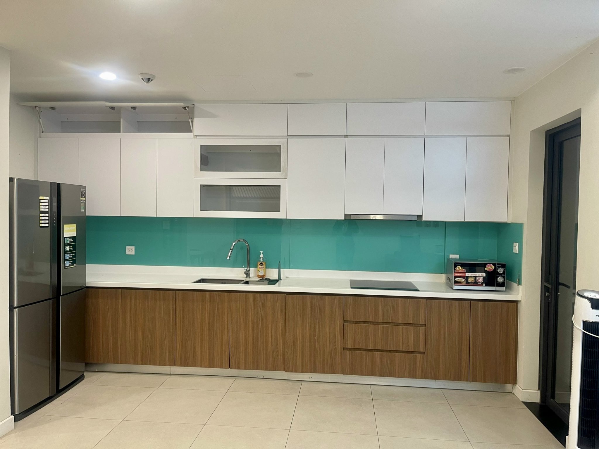 Cho thuê căn hộ 3 ngủ 118m2 full đồ view trọn Hồ Tây tòa Novo Kosmo 3