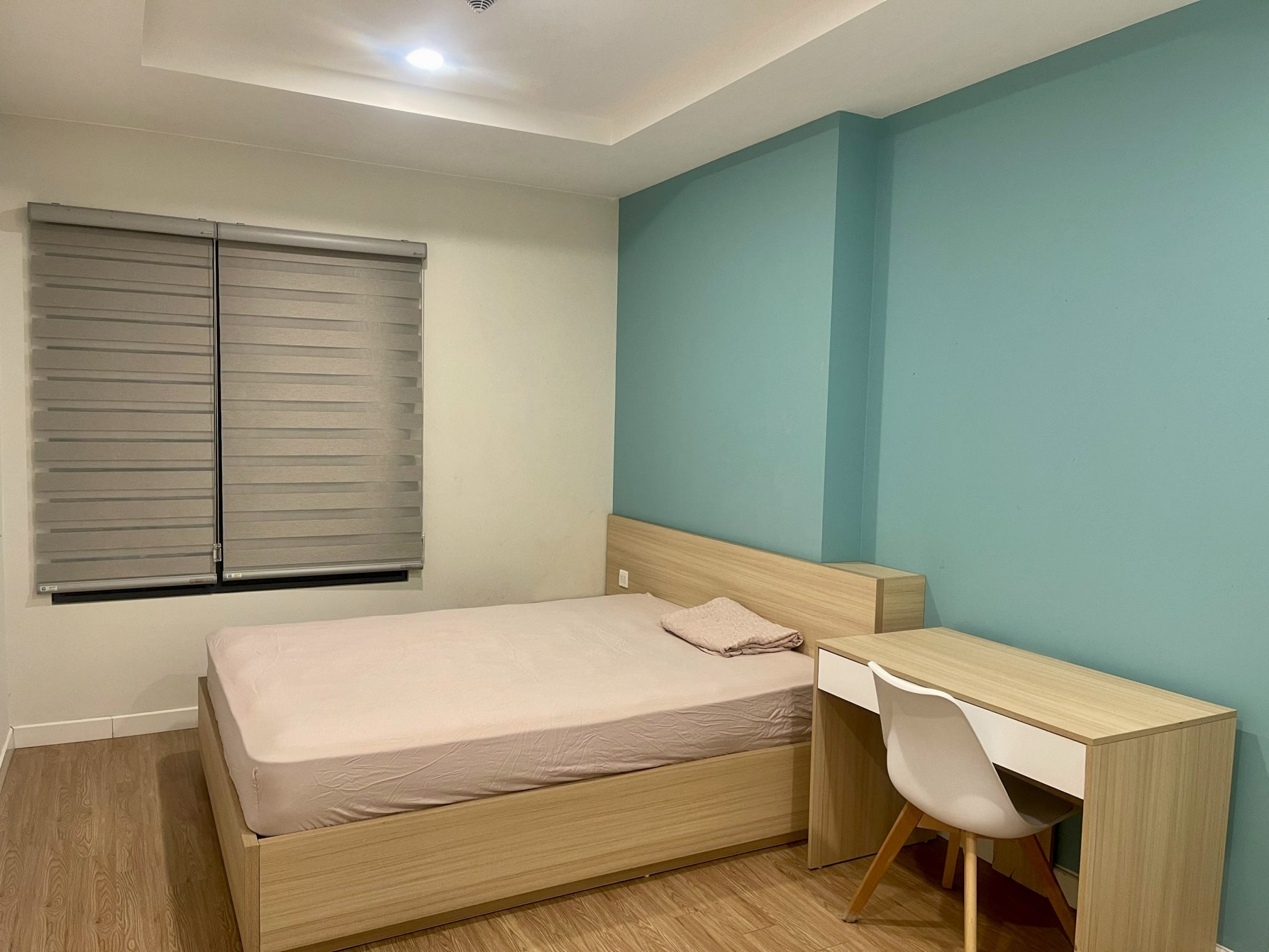 Cho thuê căn hộ 3 ngủ 118m2 full đồ view trọn Hồ Tây tòa Novo Kosmo 5