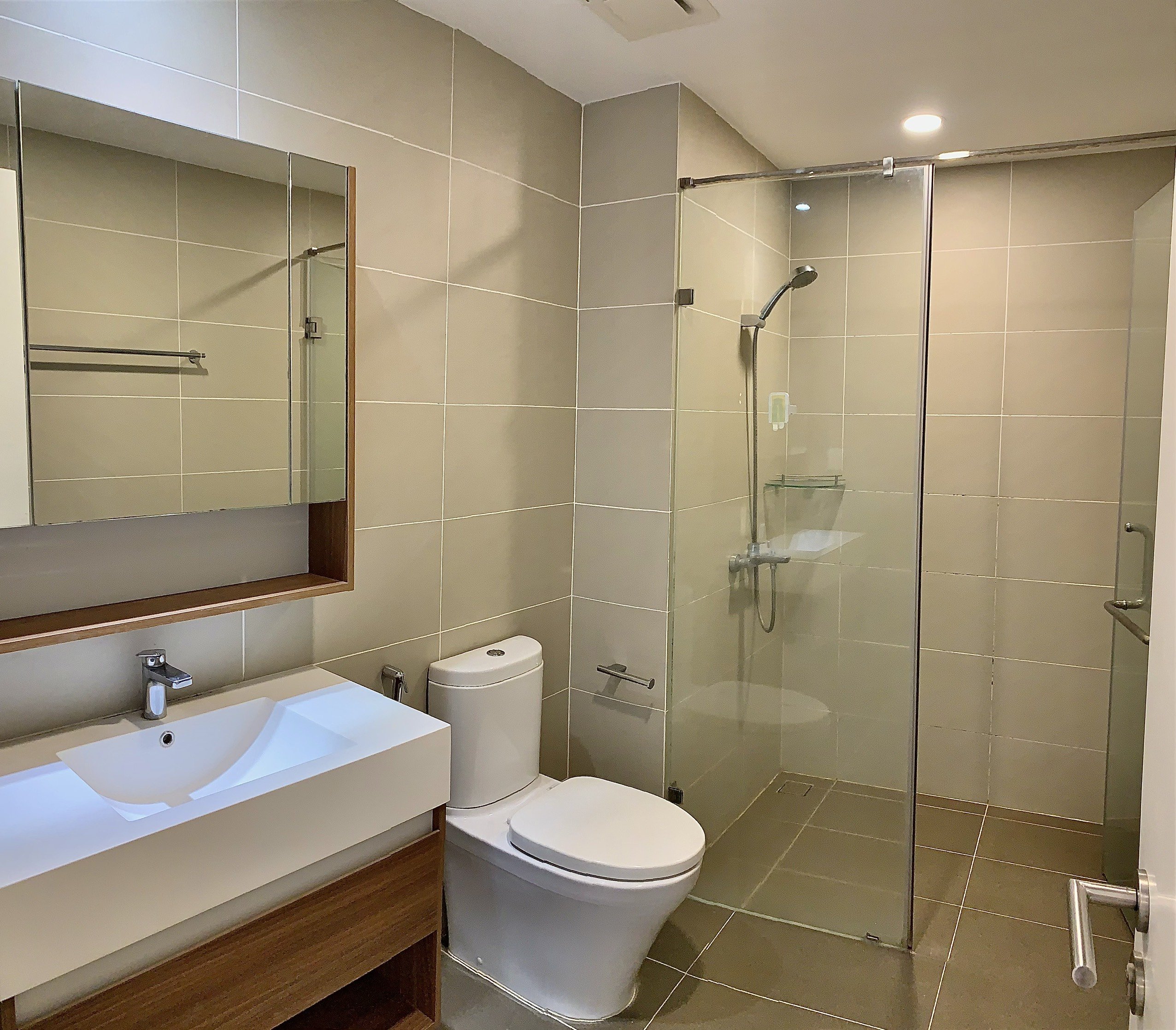 Cho thuê căn hộ 3 ngủ 118m2 tòa Novo Kosmo tầng cao view Hồ Tây đẳng cấp 13