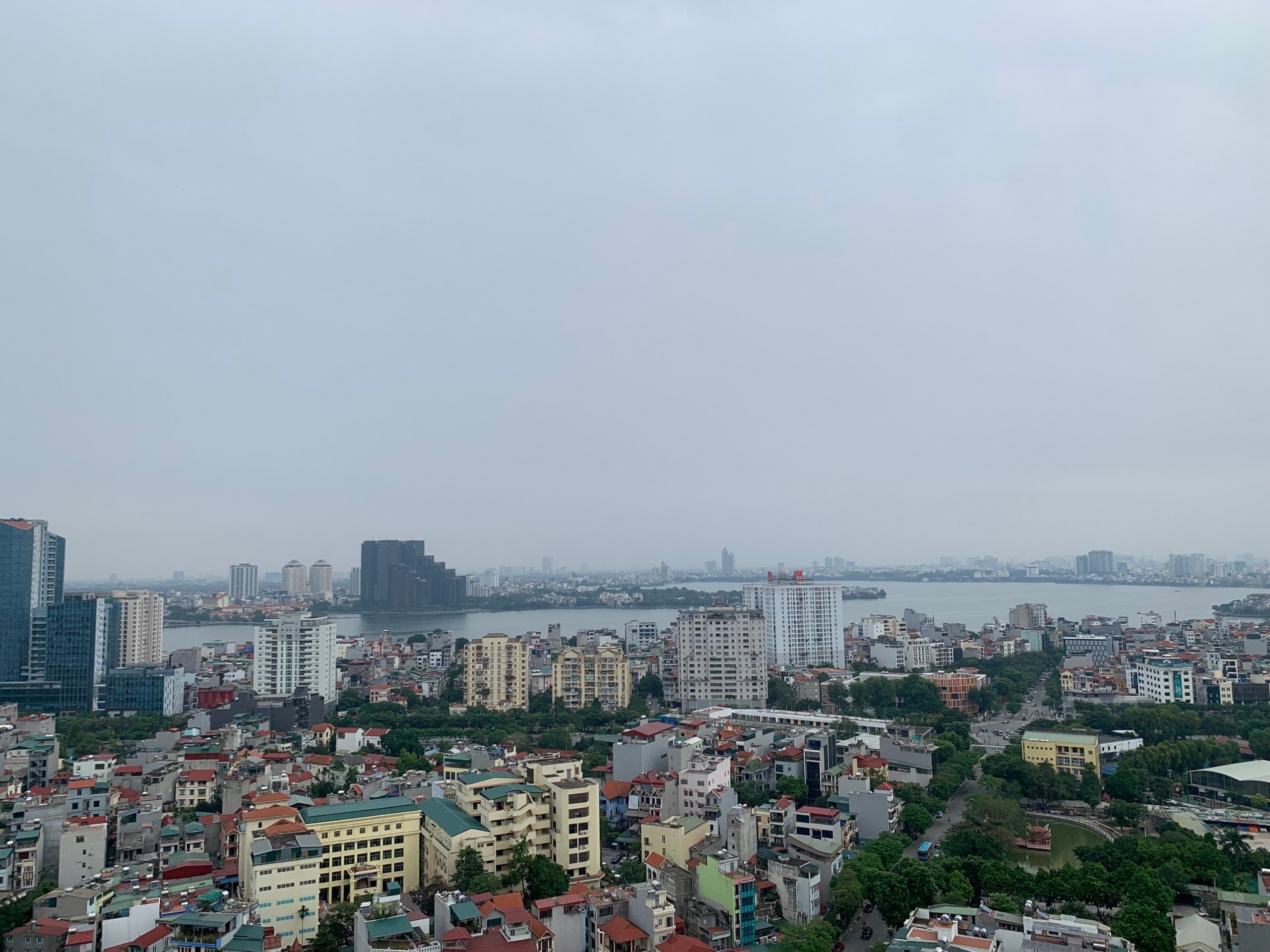 Cho thuê căn hộ 3 ngủ 118m2 tòa Novo Kosmo tầng cao view Hồ Tây đẳng cấp 15