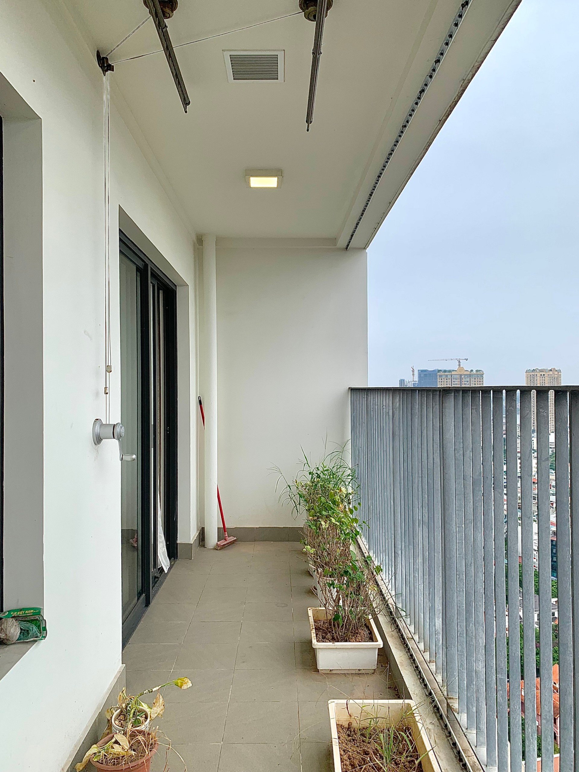 Cho thuê căn hộ 3 ngủ 118m2 tòa Novo Kosmo tầng cao view Hồ Tây đẳng cấp 16