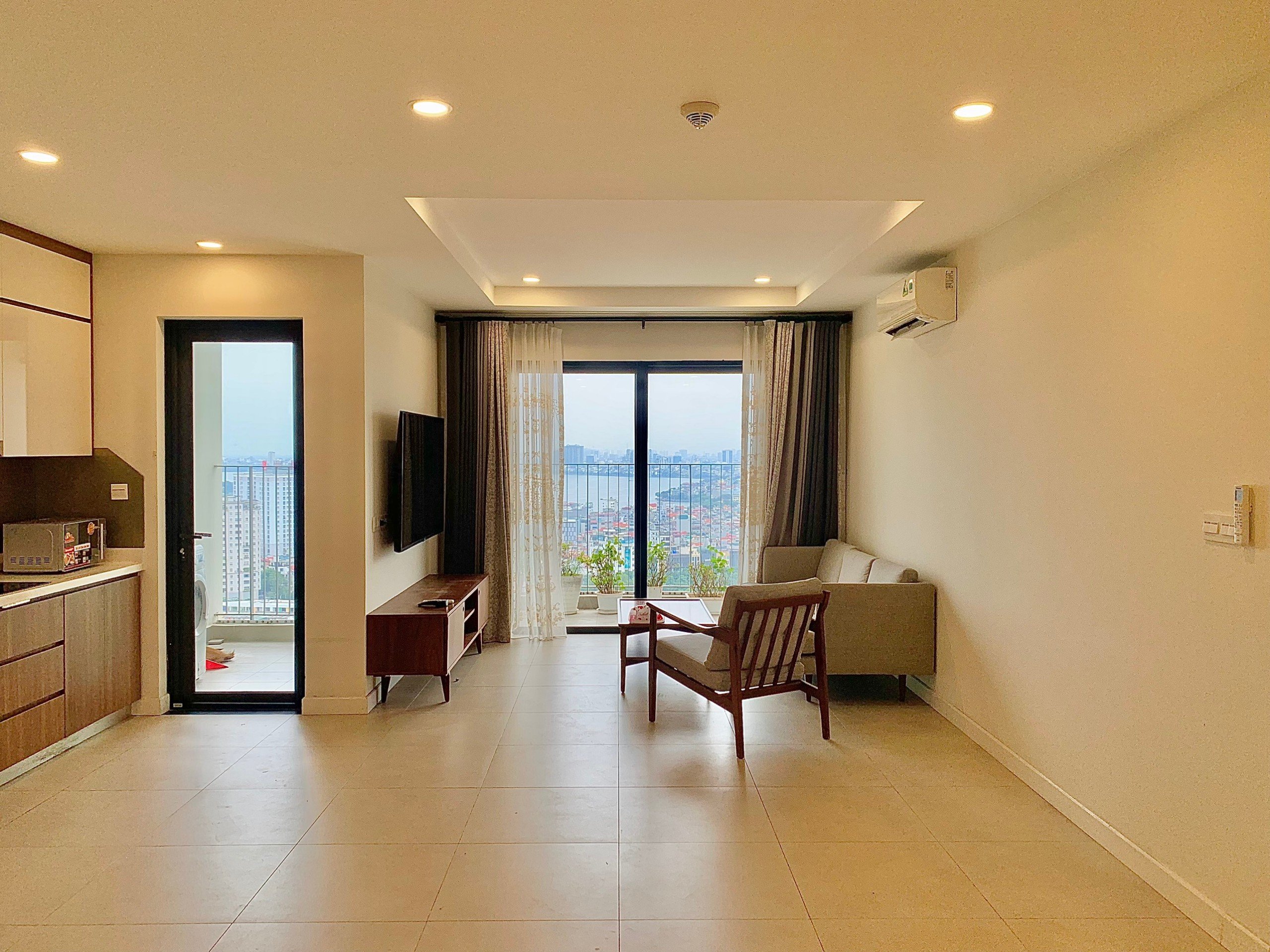 Cho thuê căn hộ 3 ngủ 118m2 tòa Novo Kosmo tầng cao view Hồ Tây đẳng cấp 2