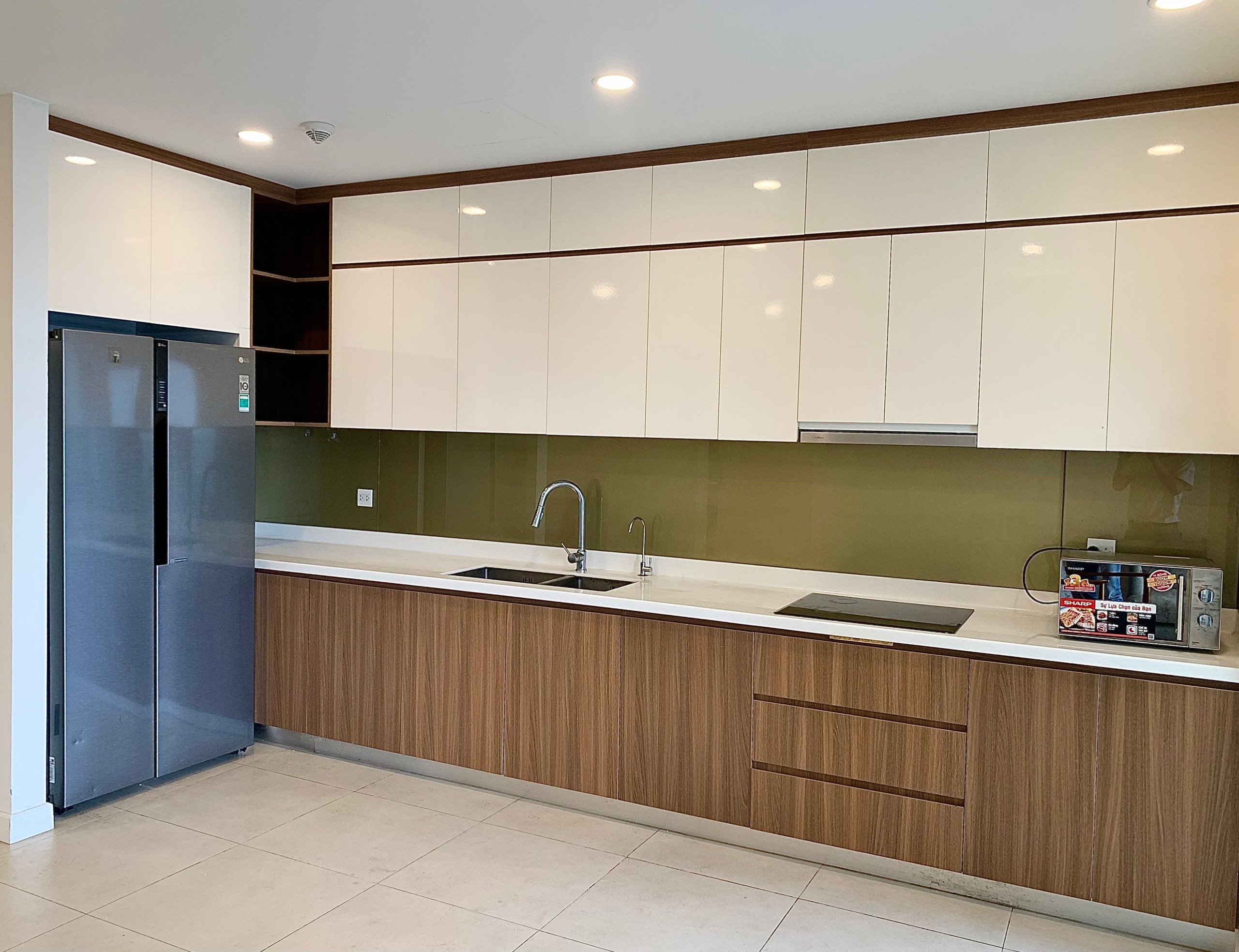 Cho thuê căn hộ 3 ngủ 118m2 tòa Novo Kosmo tầng cao view Hồ Tây đẳng cấp 4