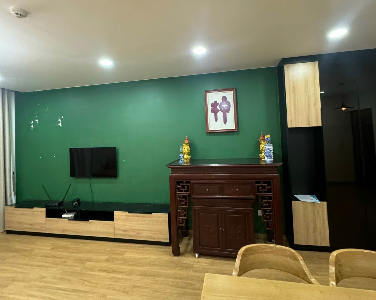Cho thuê căn hộ 3 ngủ 130m2 full đồ hướng Nam view thoáng tòa N03T3 2