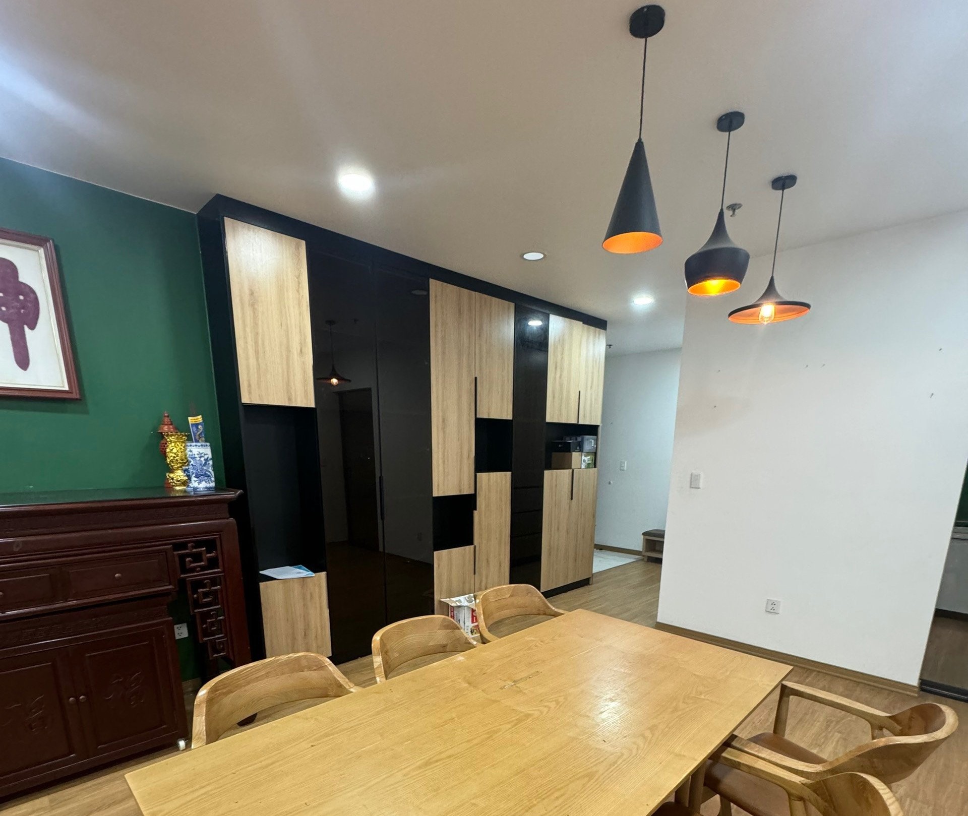 Cho thuê căn hộ 3 ngủ 130m2 full đồ hướng Nam view thoáng tòa N03T3 4