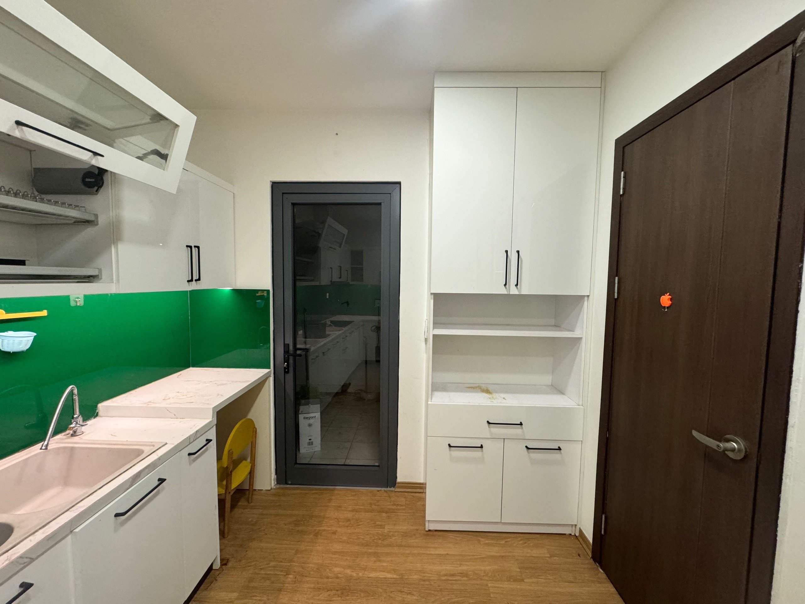 Cho thuê căn hộ 3 ngủ 130m2 full đồ hướng Nam view thoáng tòa N03T3 7