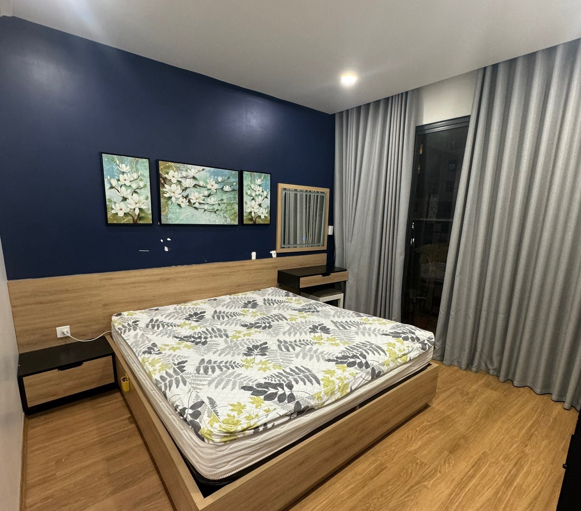Cho thuê căn hộ 3 ngủ 130m2 full đồ hướng Nam view thoáng tòa N03T3 9