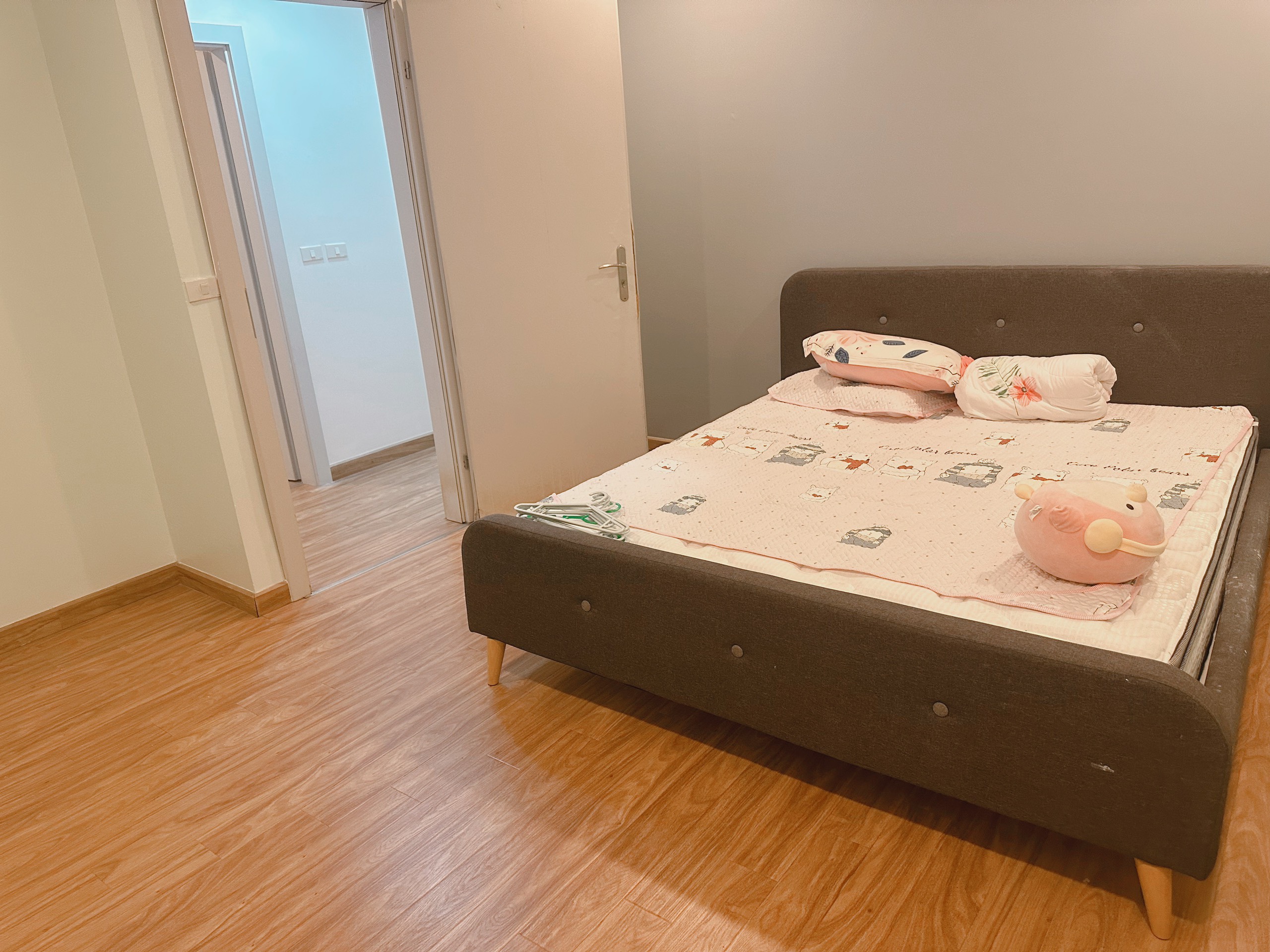 Cho thuê căn hộ 3 ngủ 133m2 full đồ view thoáng tòa N03T5 Ngoại Giao Đoàn 6