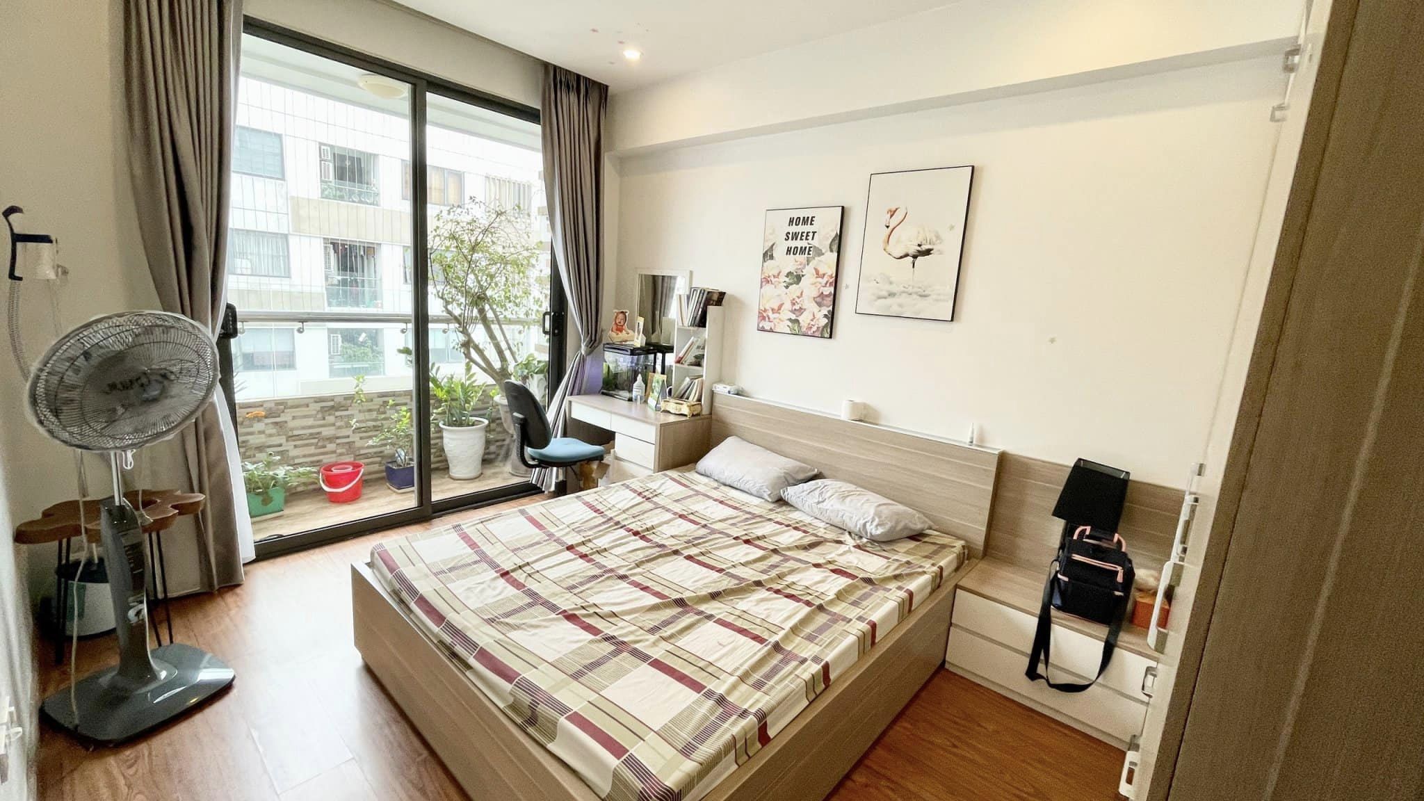 Cho thuê căn hộ 3 ngủ 134m2 full đồ view đẹp tòa N03T6 Ngoại Giao Đoàn 5