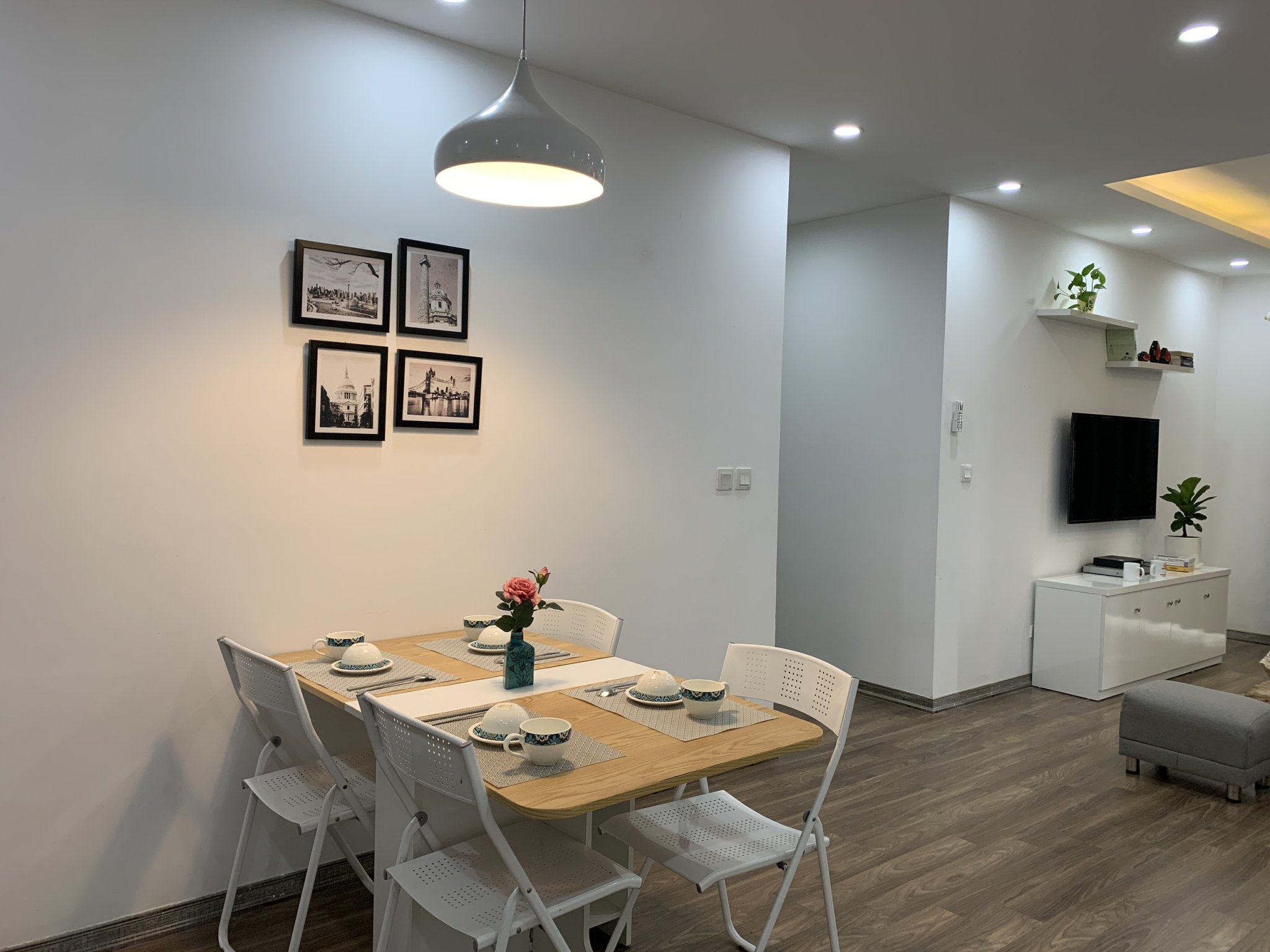 Cho thuê căn hộ 3 ngủ, 2 vệ sinh full đồ tòa n02t3 Quang Minh, Ngoại Giao Đoàn 2