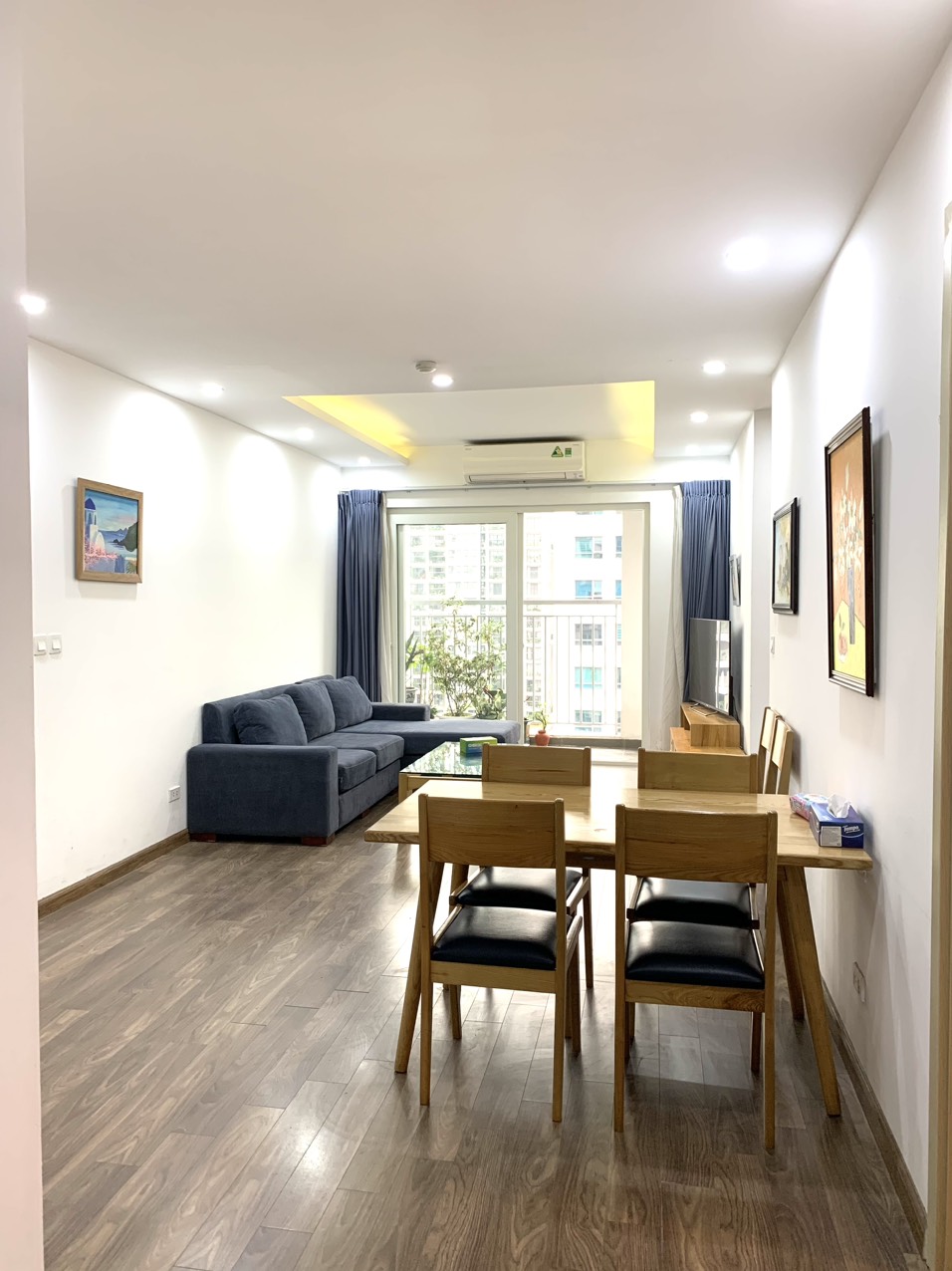 Cho thuê căn hộ 3 ngủ 93m2 view hồ điều hòa tòa N02T3 Ngoại Giao Đoàn 2
