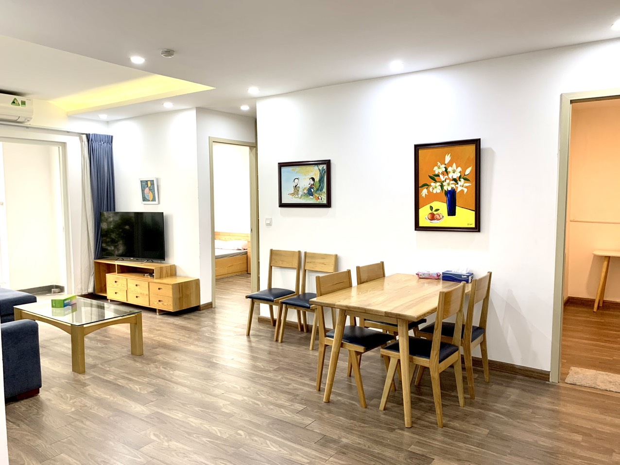 Cho thuê căn hộ 3 ngủ 93m2 view hồ điều hòa tòa N02T3 Ngoại Giao Đoàn 3