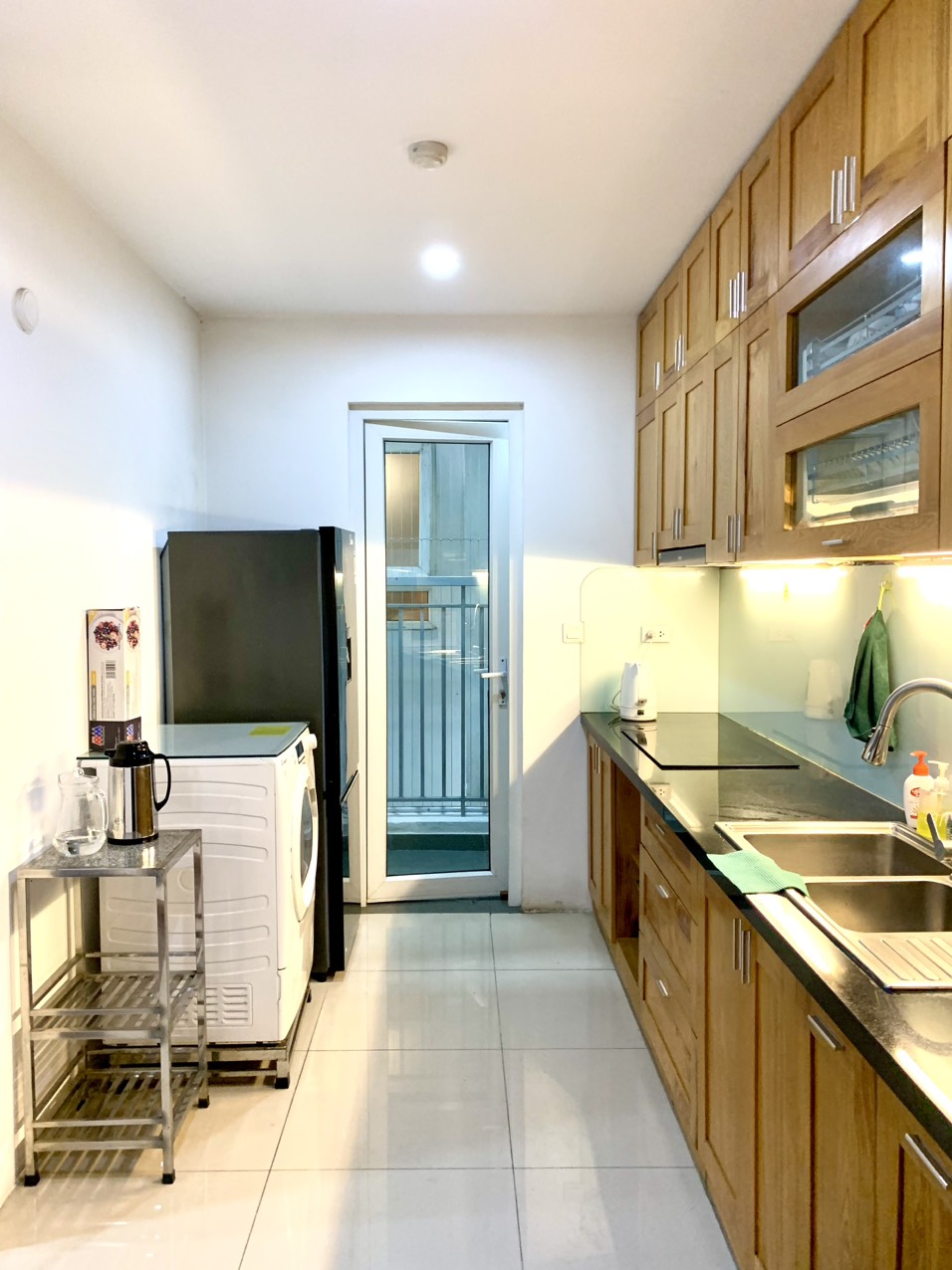 Cho thuê căn hộ 3 ngủ 93m2 view hồ điều hòa tòa N02T3 Ngoại Giao Đoàn 4