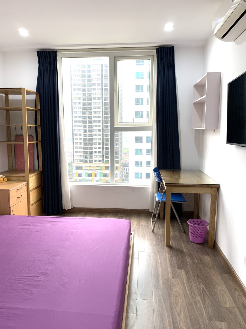 Cho thuê căn hộ 3 ngủ 93m2 view hồ điều hòa tòa N02T3 Ngoại Giao Đoàn 9