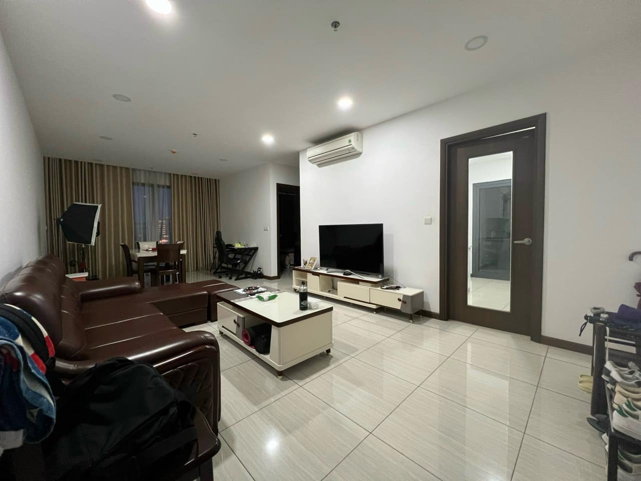 Cho thuê căn hộ 3 ngủ 95m2 full đồ tòa N01T3 Ngoại Giao Đoàn 1