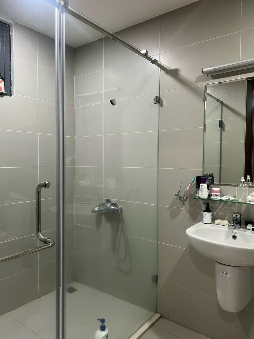 Cho thuê căn hộ 3 ngủ 95m2 full đồ tòa N01T3 Ngoại Giao Đoàn 5