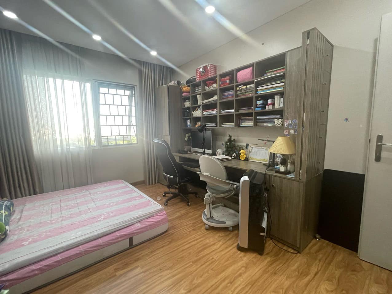 Cho thuê căn hộ 3 ngủ 98m2 full đồ cao cấp tòa N02T1 Ngoại Giao Đoàn 6