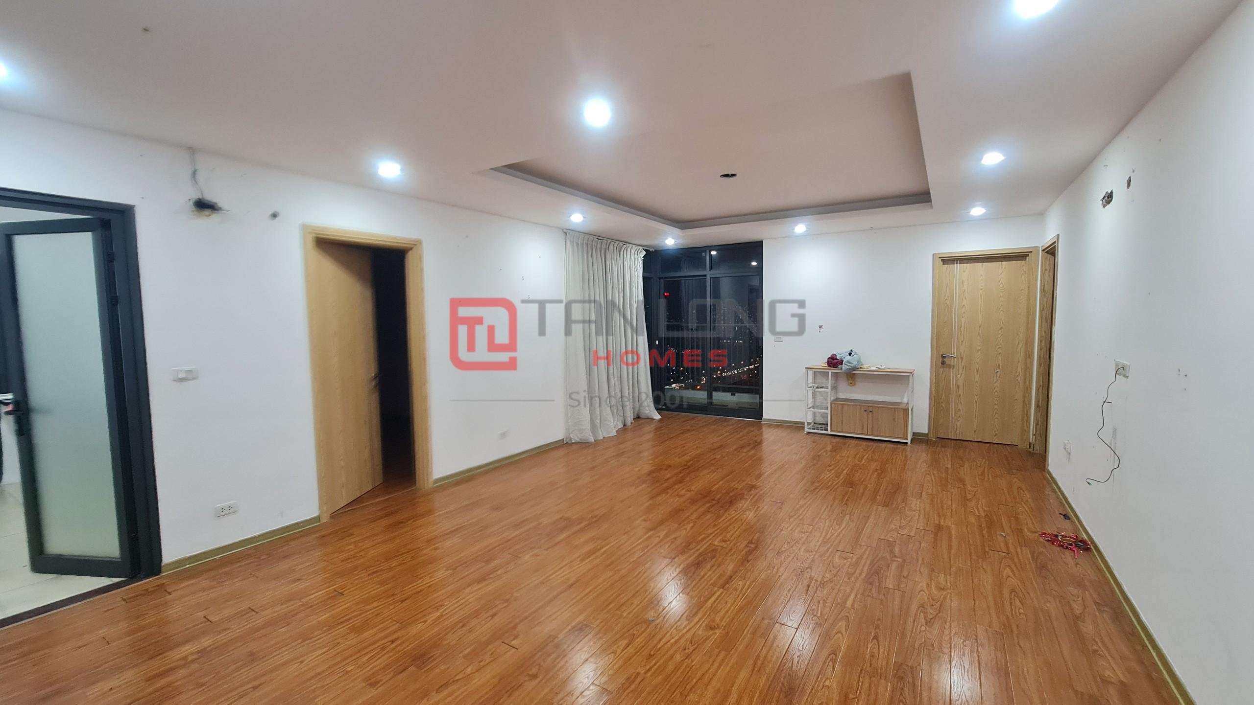 Cho thuê căn hộ 3 ngủ đồ cơ bản 127m2 tòa N01T3 Ngoại Giao Đoàn 2