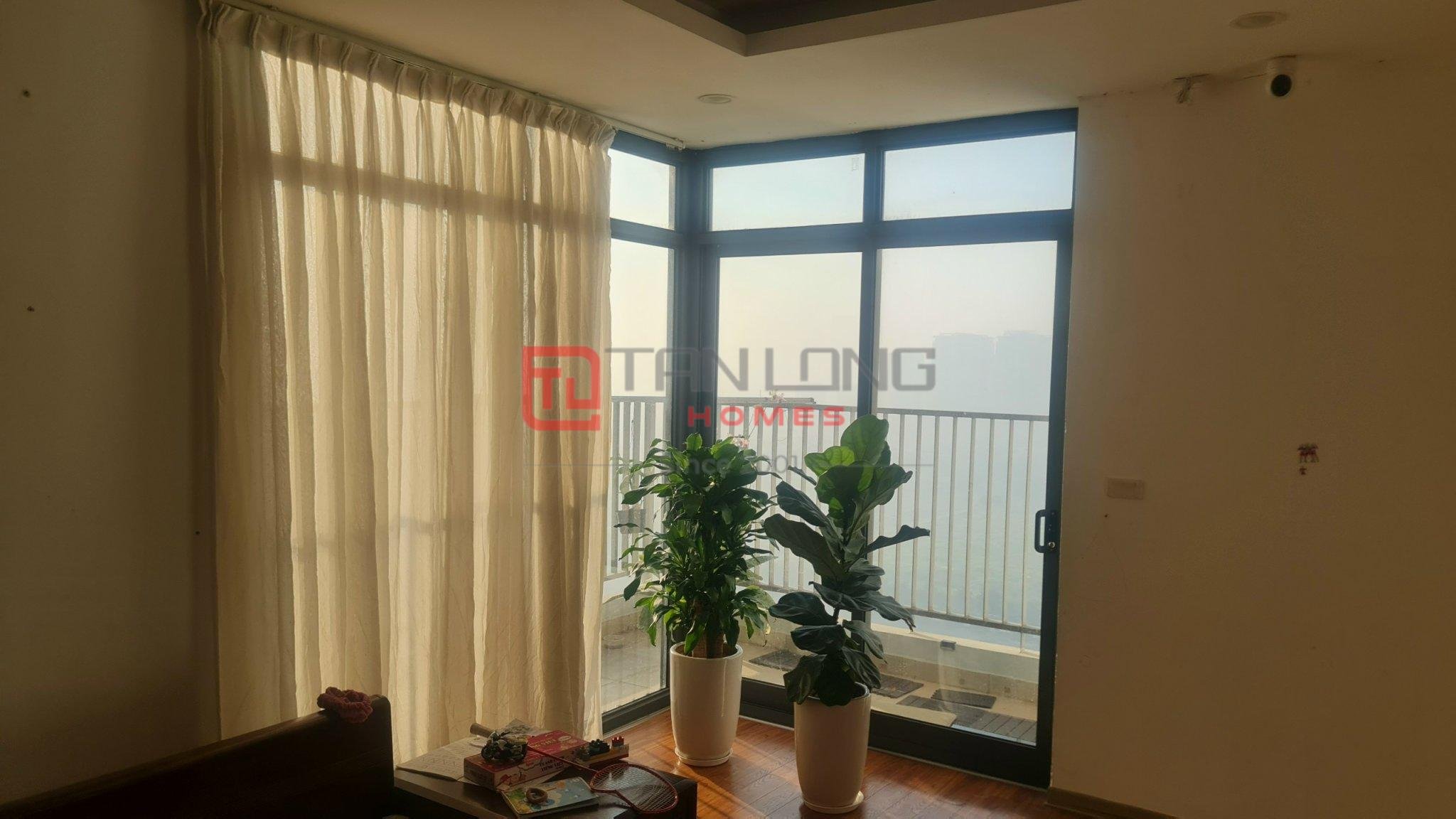 Cho thuê căn hộ 3 ngủ đồ cơ bản 127m2 tòa N01T3 Ngoại Giao Đoàn 8