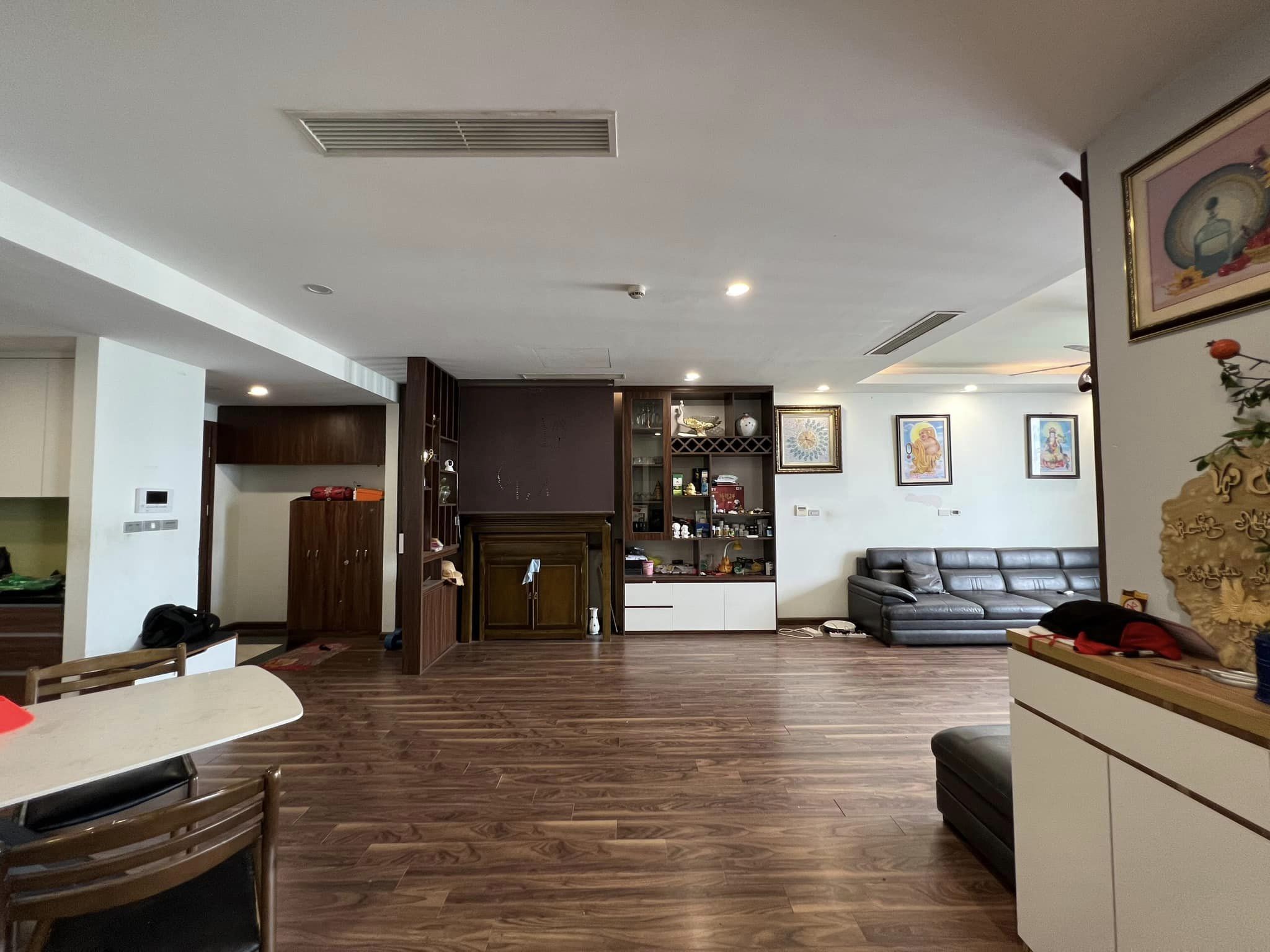 Cho thuê căn hộ 3 ngủ N01T8 Ngoại Giao Đoàn giá tốt, view cực đẹp 2