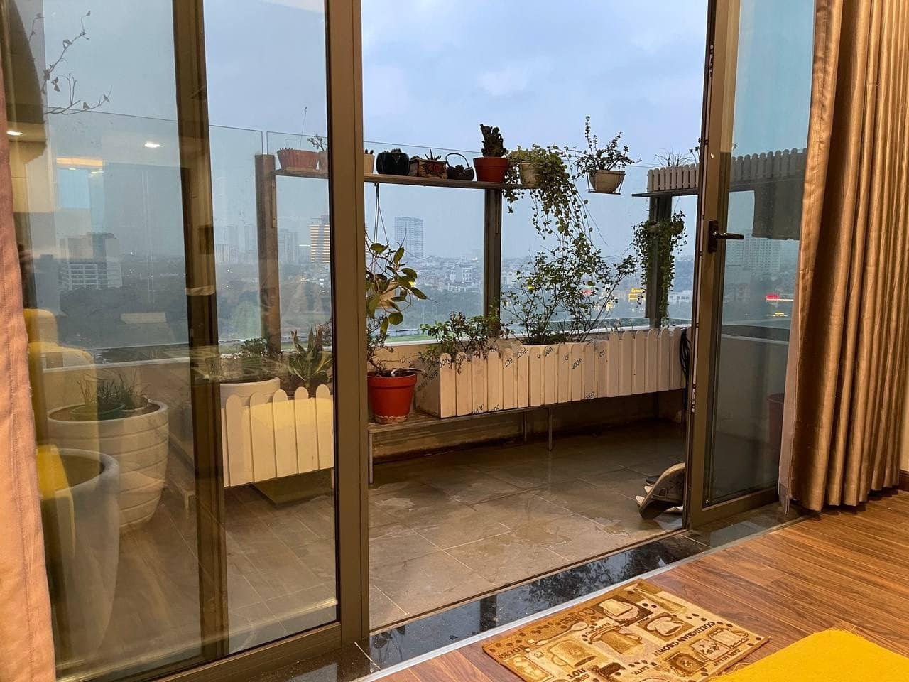 Cho thuê căn hộ 3 ngủ view đẹp tòa N01T8 Ngoại Giao Đoàn Hà Nội 3