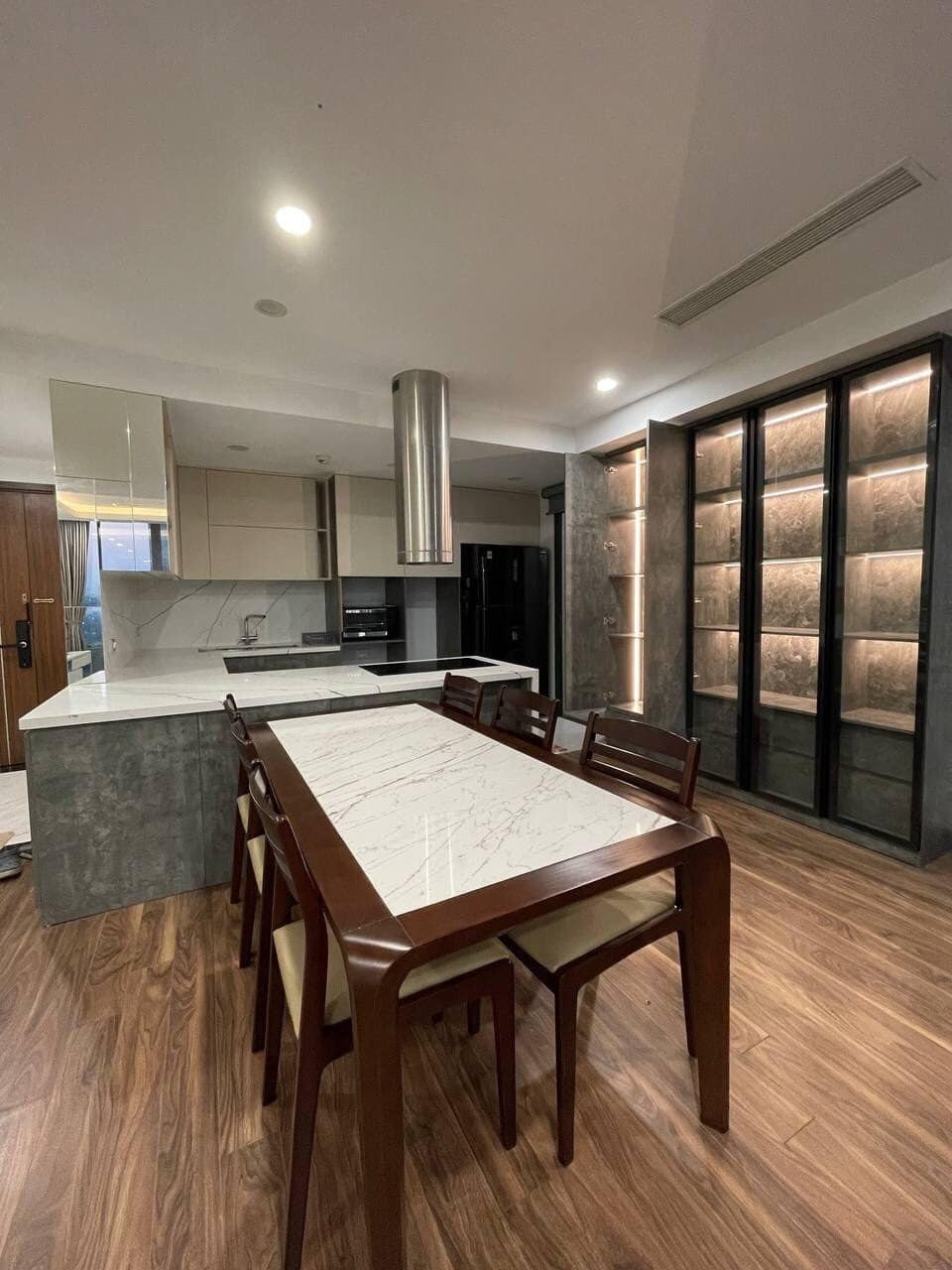 Cho thuê căn hộ 3 ngủ view đẹp tòa N01T8 Ngoại Giao Đoàn Hà Nội 5