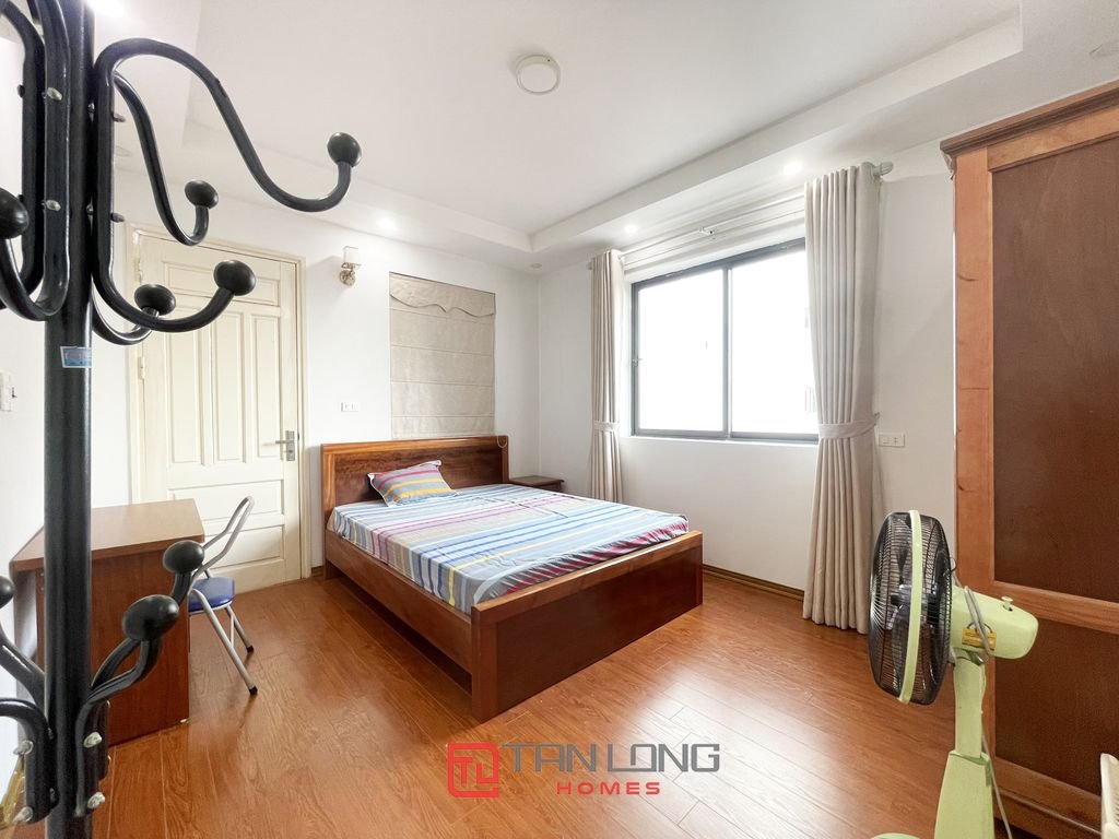 Cho thuê căn hộ 3 phòng ngủ full đồ mới tòa Green Stars tầng trung 4