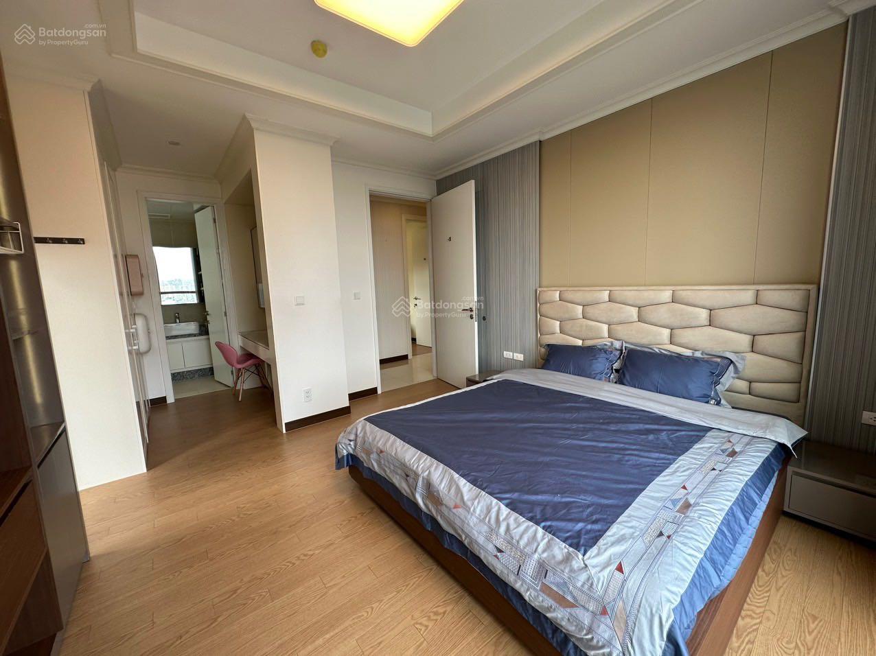 Cho thuê căn hộ 3 phòng ngủ tầng cao hướng Tây Nam view siêu thoáng toà B4 Green Stars Phạm Văn Đồng 3