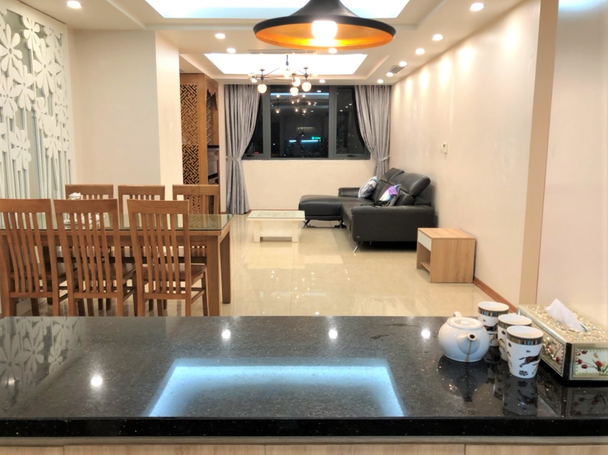 Cho thuê căn hộ 3PN tầng cao toà N04B Ngoại giao đoàn 2