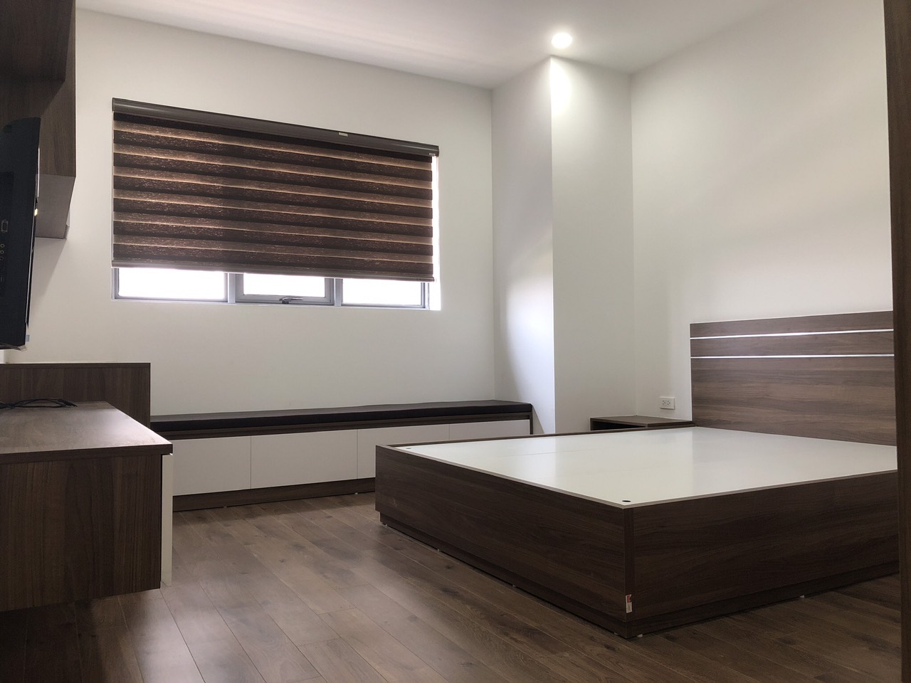 Cho thuê căn hộ 3PN toà N01 T2 Ngoại Giao Đoàn 4