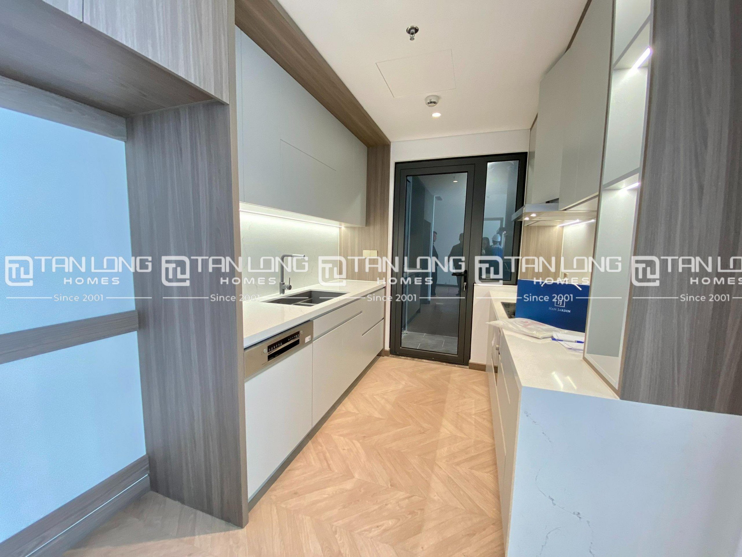 Cho thuê căn hộ 3PN toà N01T6 Ngoại Giao Đoàn full nội thất liền tường 1